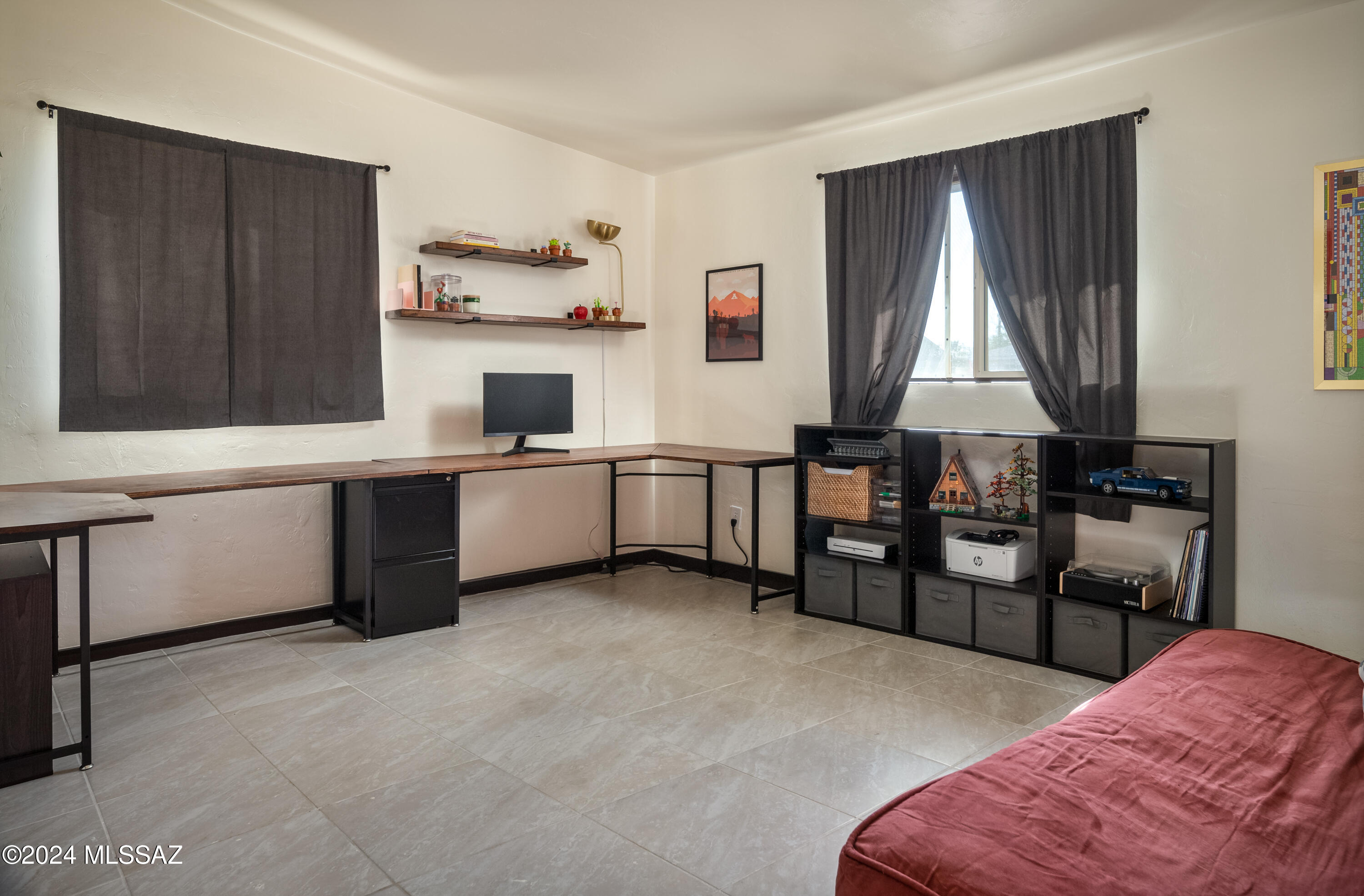 Country Club Manor - Residential