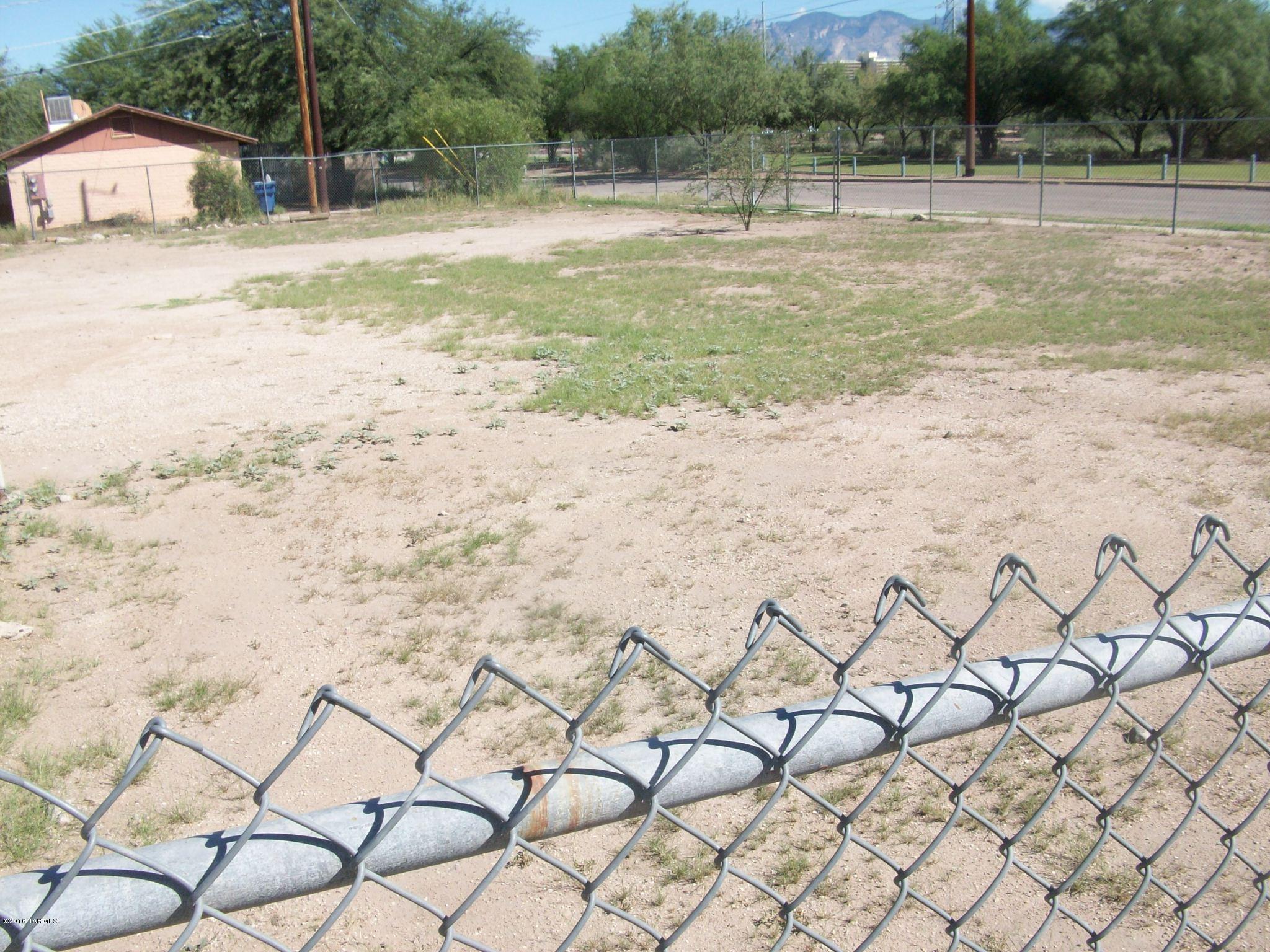 Riverside Park - Land