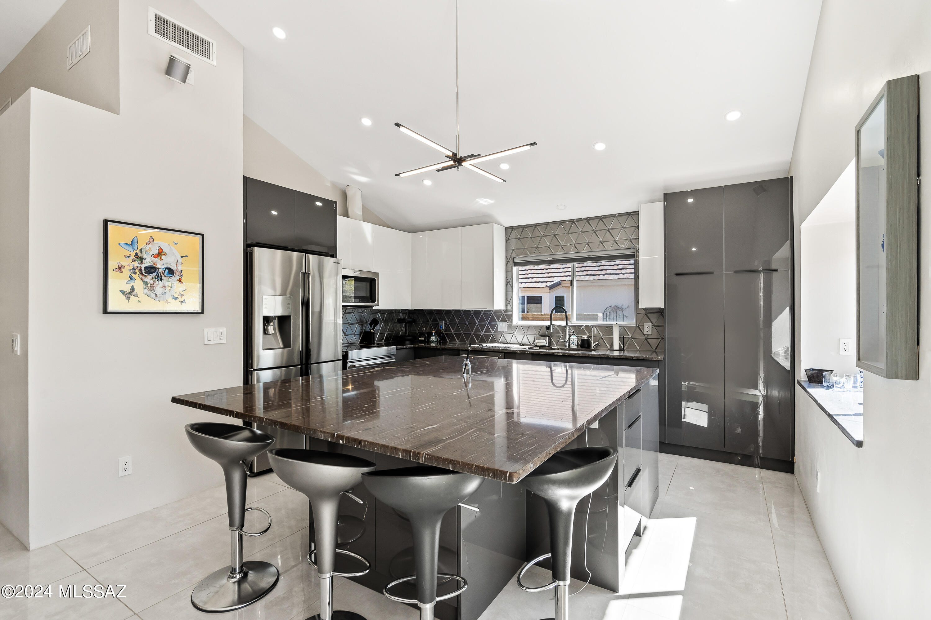 Las Palomitas - Residential