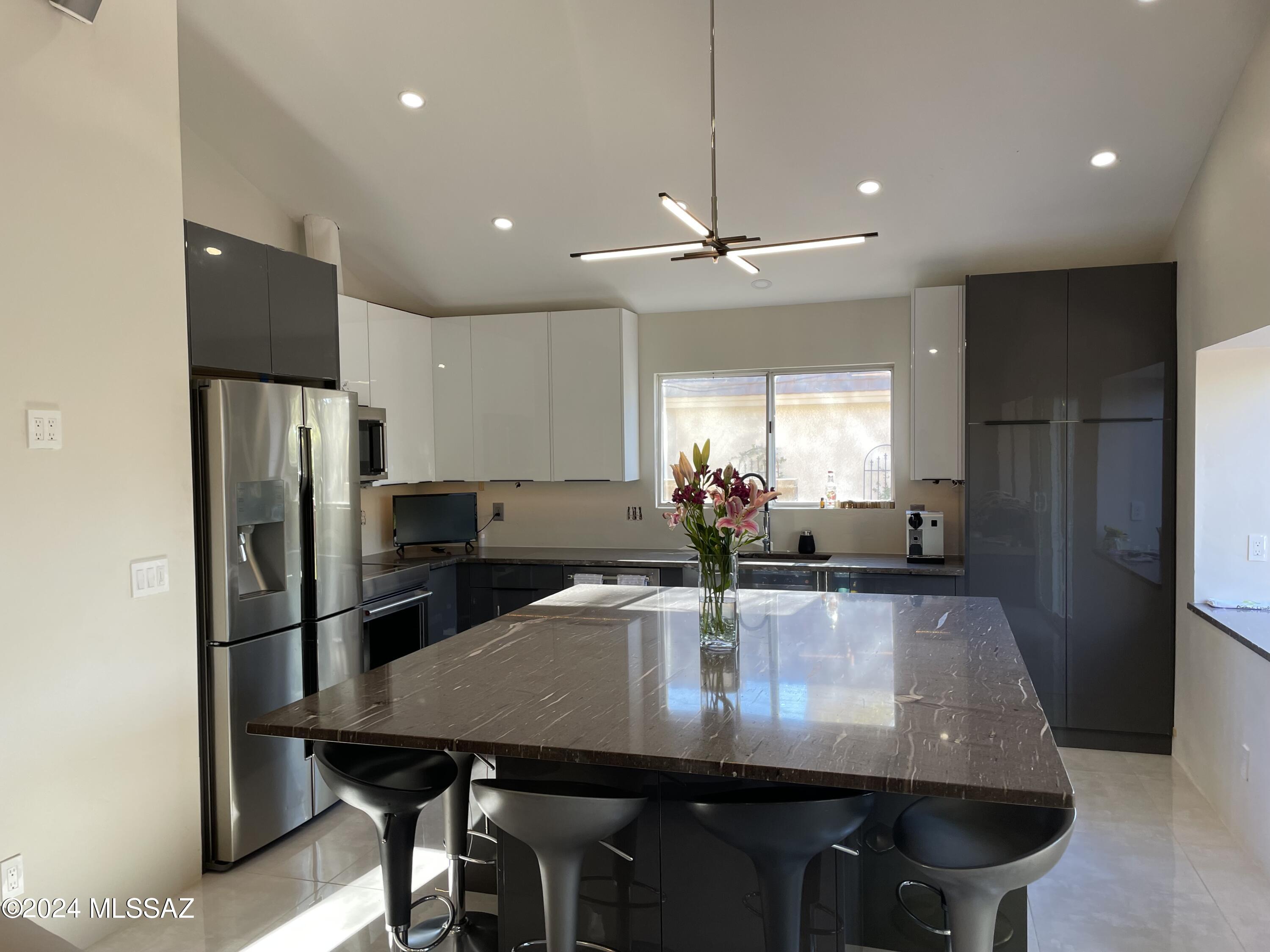 Las Palomitas - Residential