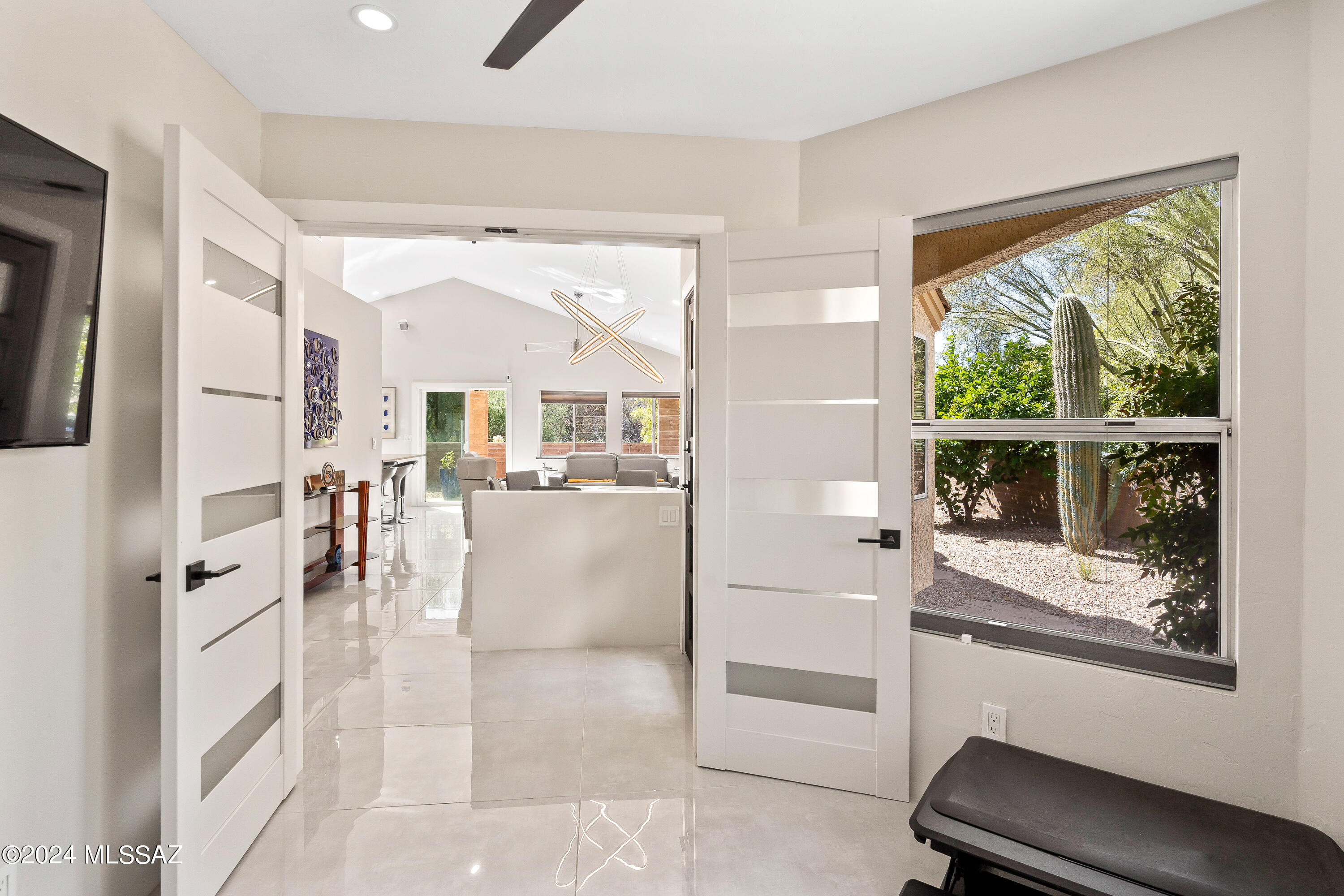 Las Palomitas - Residential