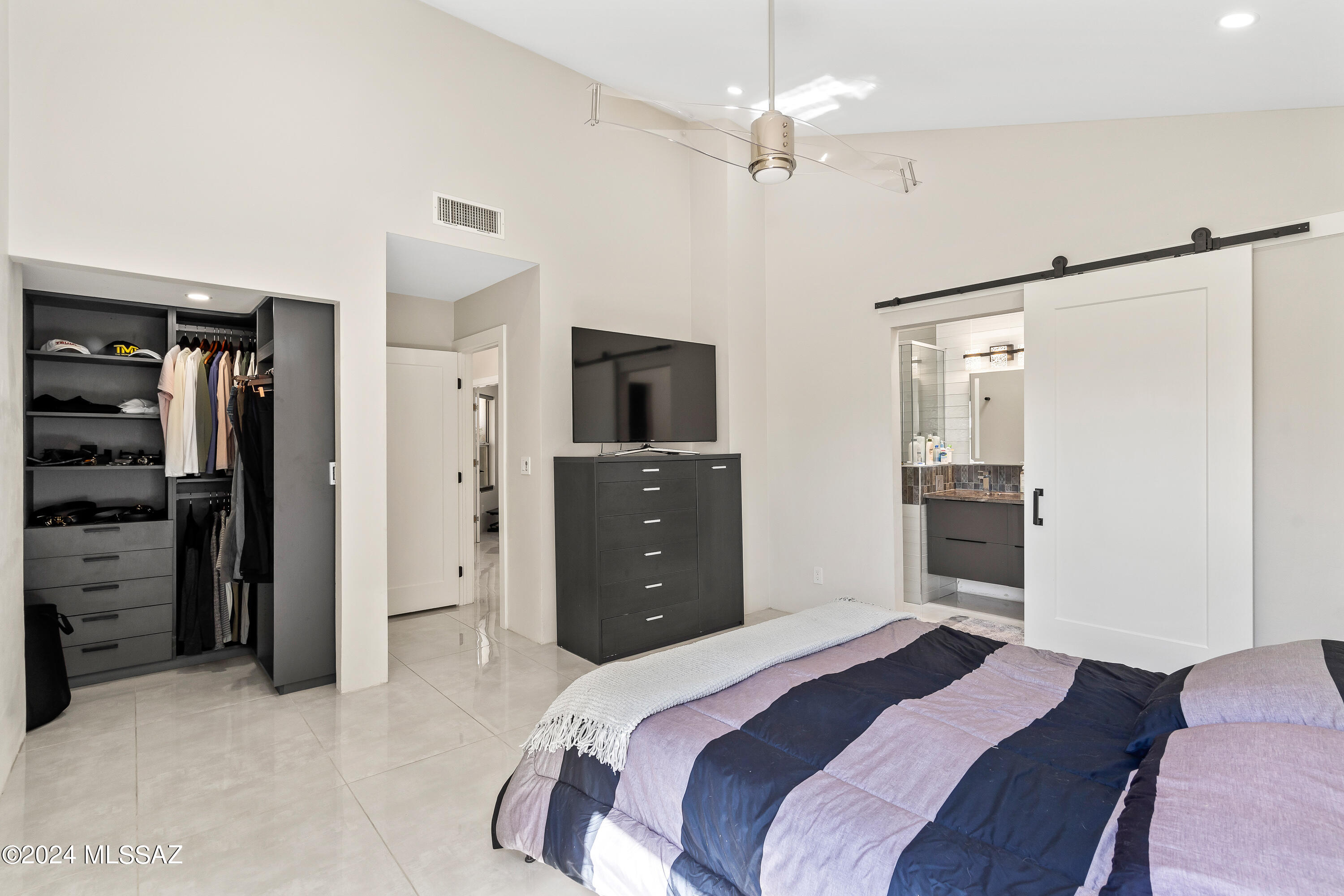 Las Palomitas - Residential