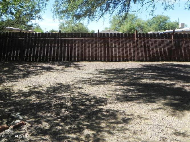 Lincoln Park - Residential Income