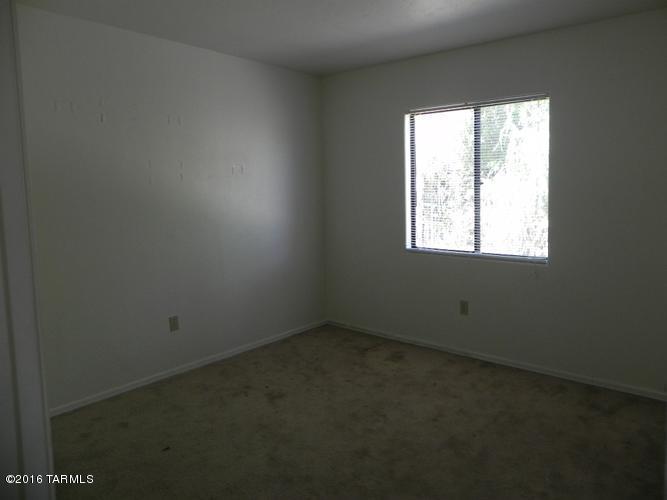 Lincoln Park - Residential Income