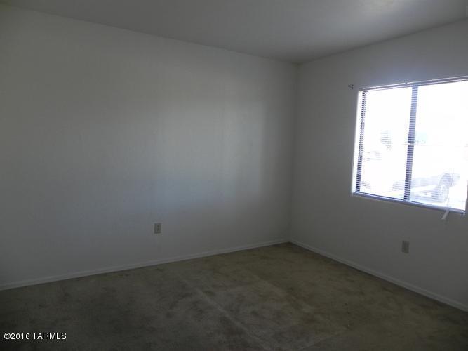 Lincoln Park - Residential Income