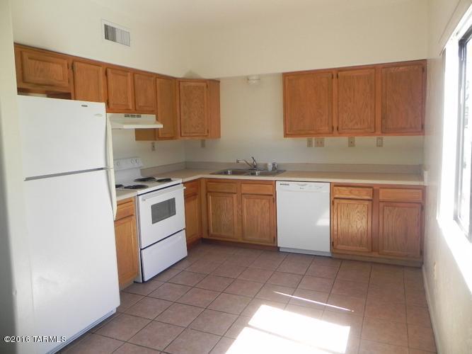 Lincoln Park - Residential Income