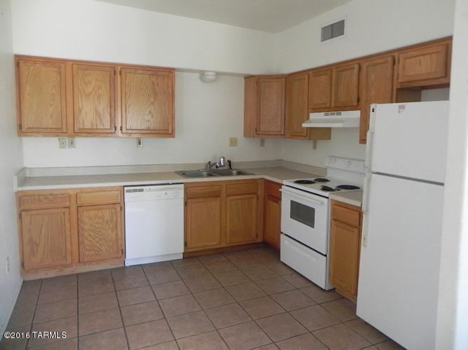 Lincoln Park - Residential Income