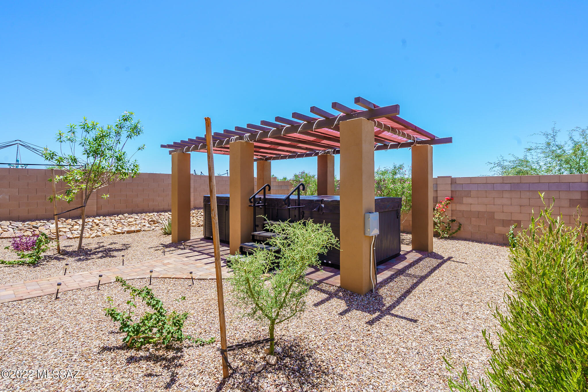 Vista Del Lago Norte SQ20140780198 - Residential