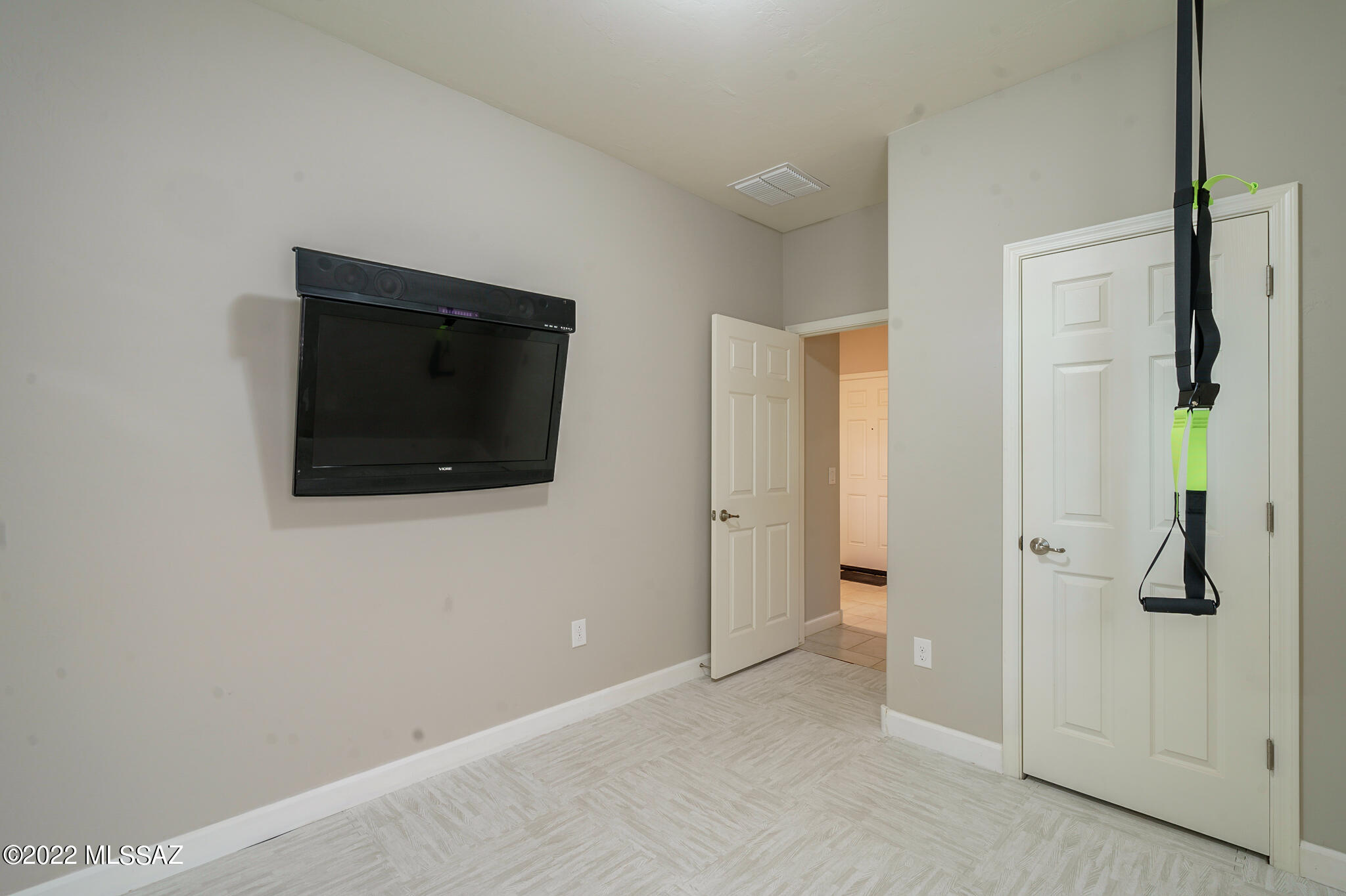 Vista Del Lago Norte SQ20140780198 - Residential
