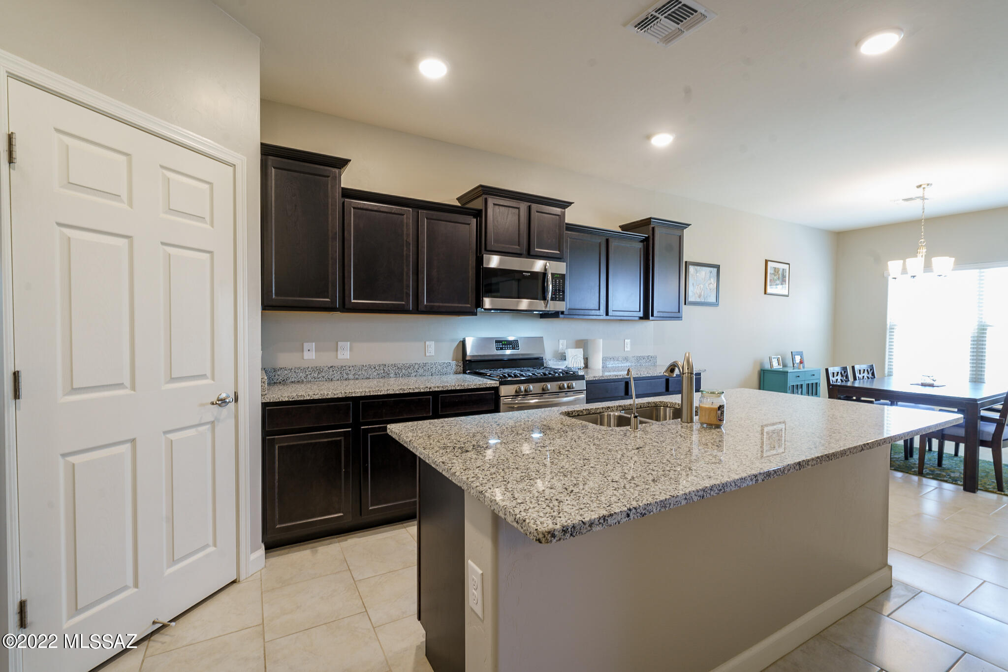 Vista Del Lago Norte SQ20140780198 - Residential