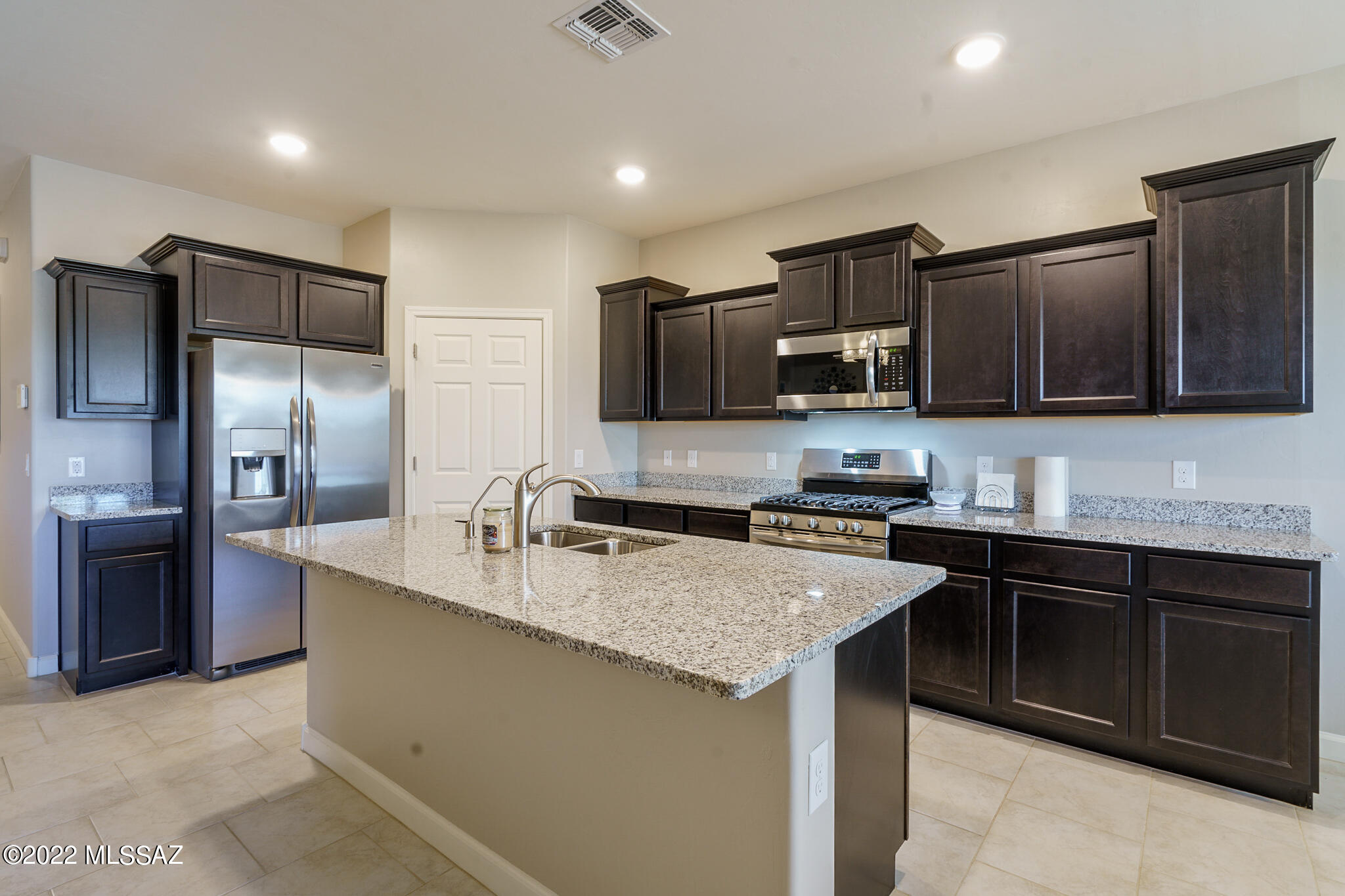 Vista Del Lago Norte SQ20140780198 - Residential
