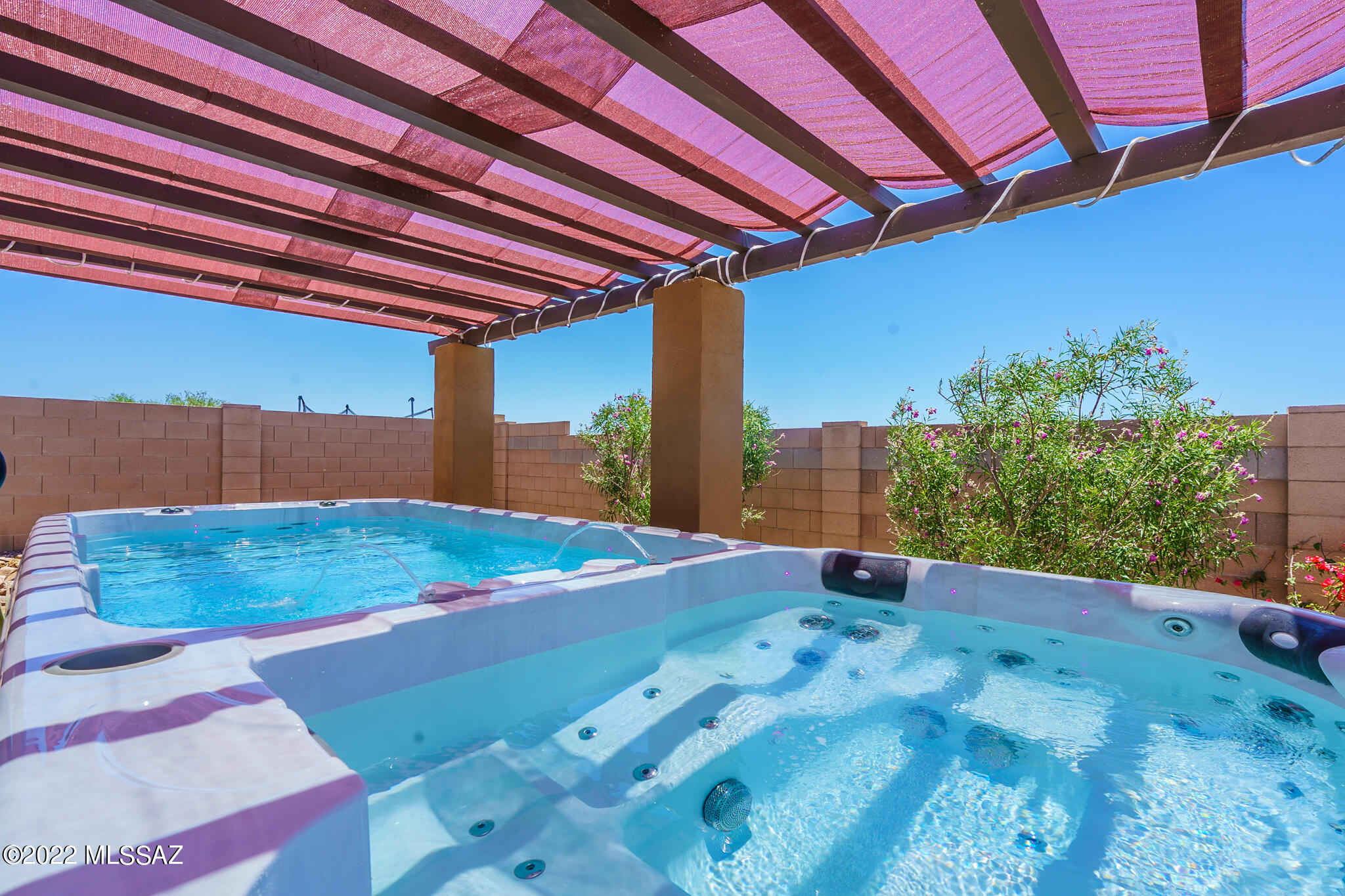 Vista Del Lago Norte SQ20140780198 - Residential