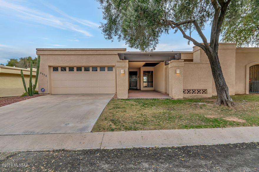 A gem in northwest Tucson close to Omni Tucson National Resort, Foothills Mall, YMCA, PCC, restaurants, shops and so much more! Beautiful tree lined streets welcome you as you enter this tranquil neighborhood. Spacious bedrooms, large great room, easy care Corian counters in kitchen adjacent to family room with a cozy fireplace. Community boasts a pool, spa and tennis courts all meticulously maintained. Come see the best kept secret in Northwest Tucson!