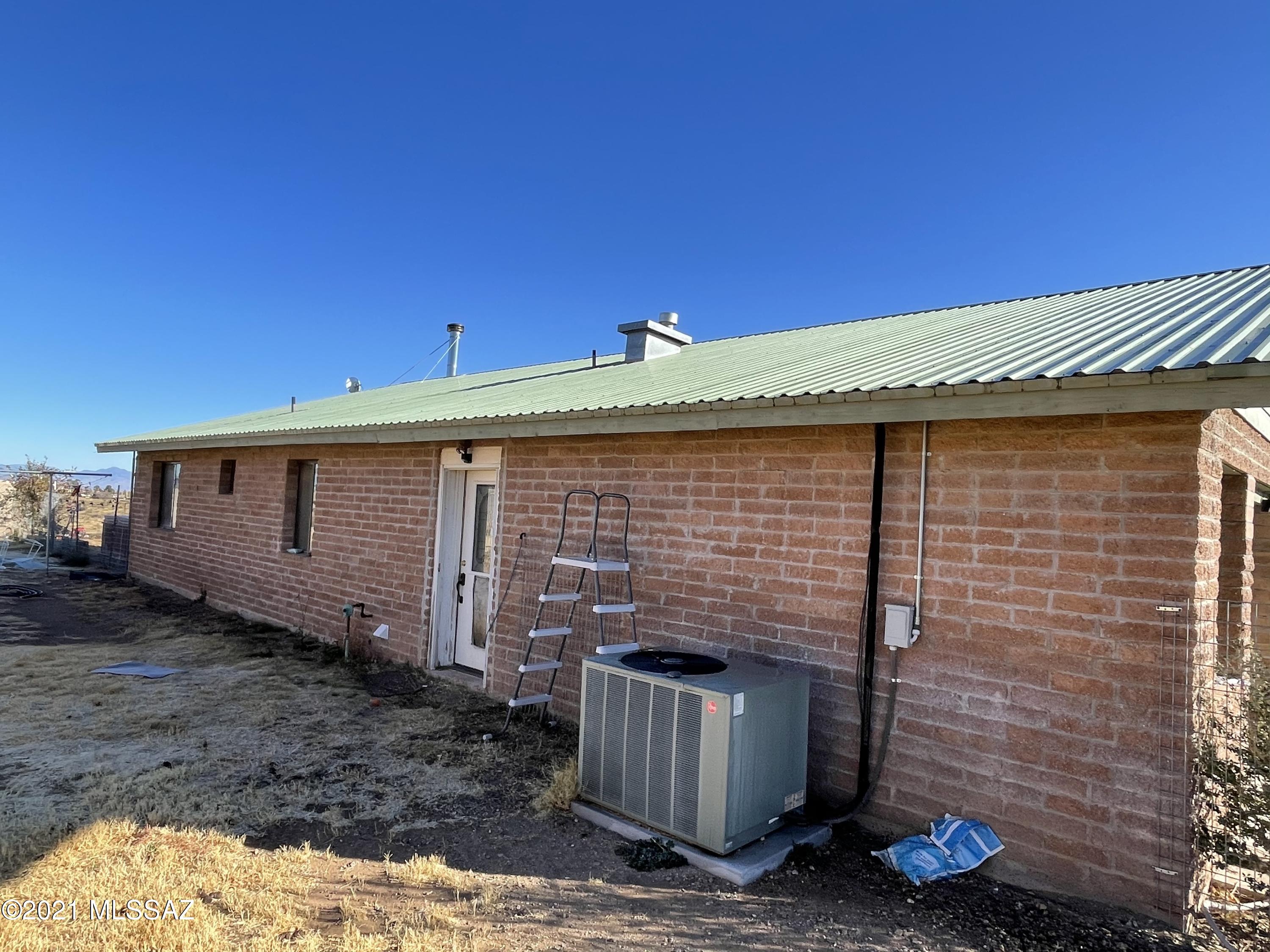 Las Encinos Village - Residential
