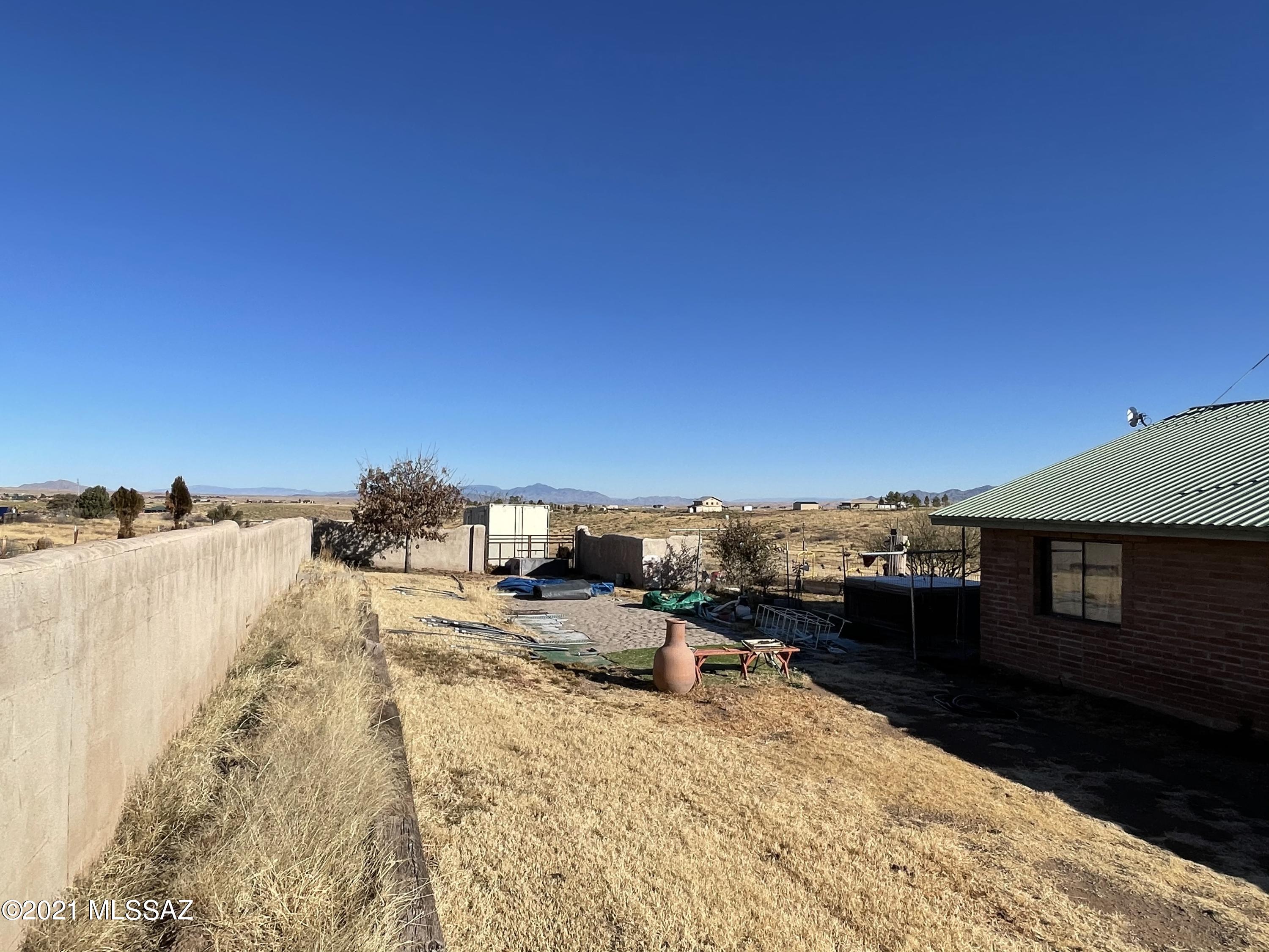 Las Encinos Village - Residential