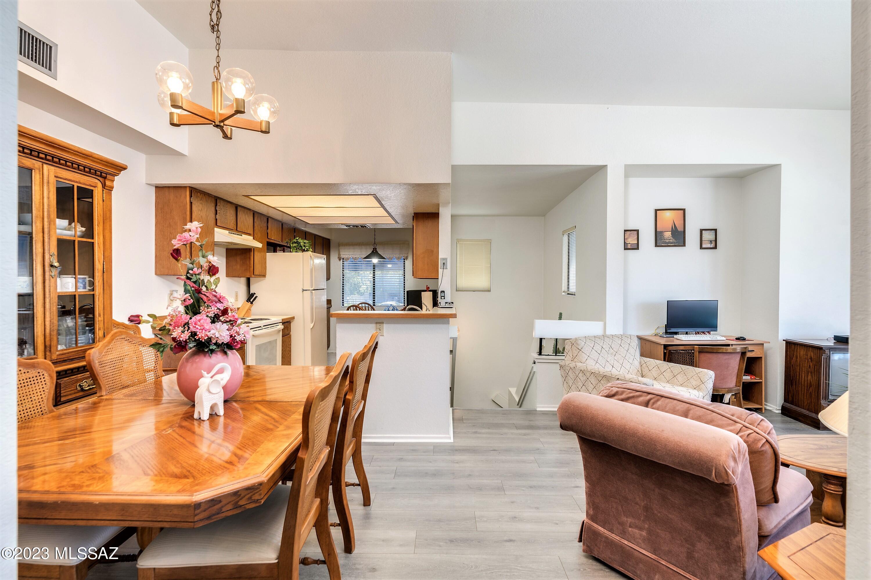 Summertree Condominiums (1-224) - Residential