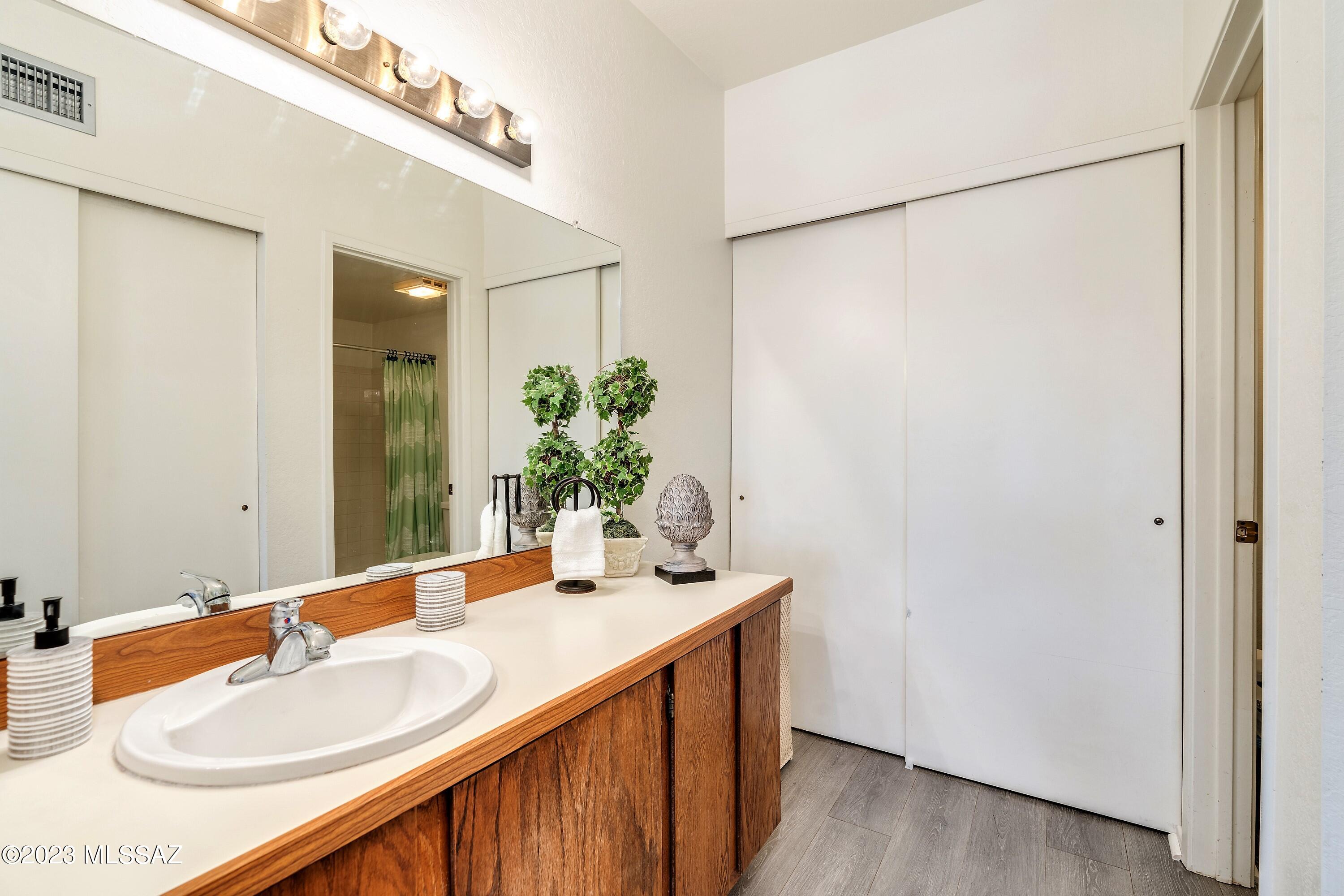 Summertree Condominiums (1-224) - Residential