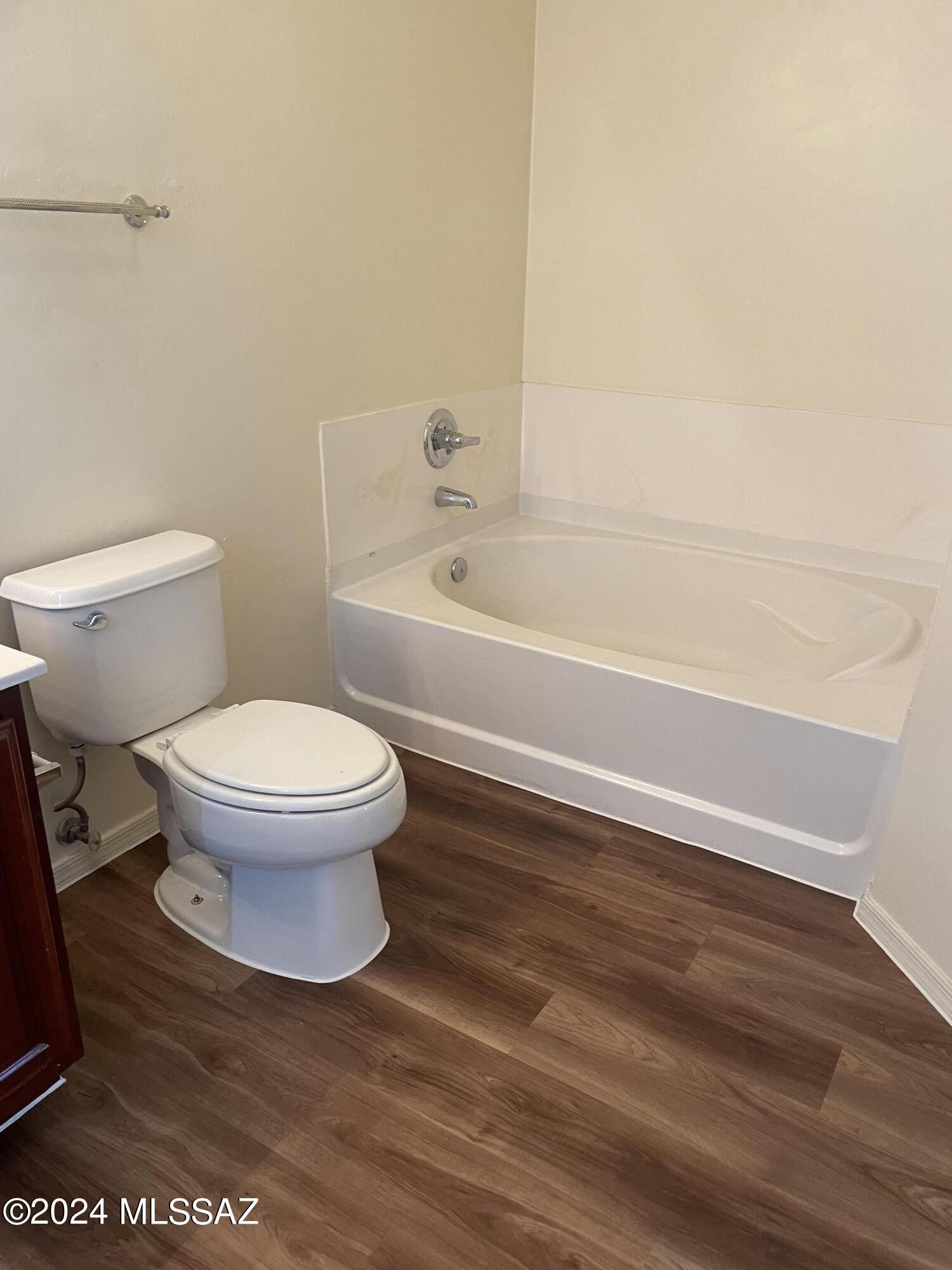 Riverhaven (1-373) - Residential Lease