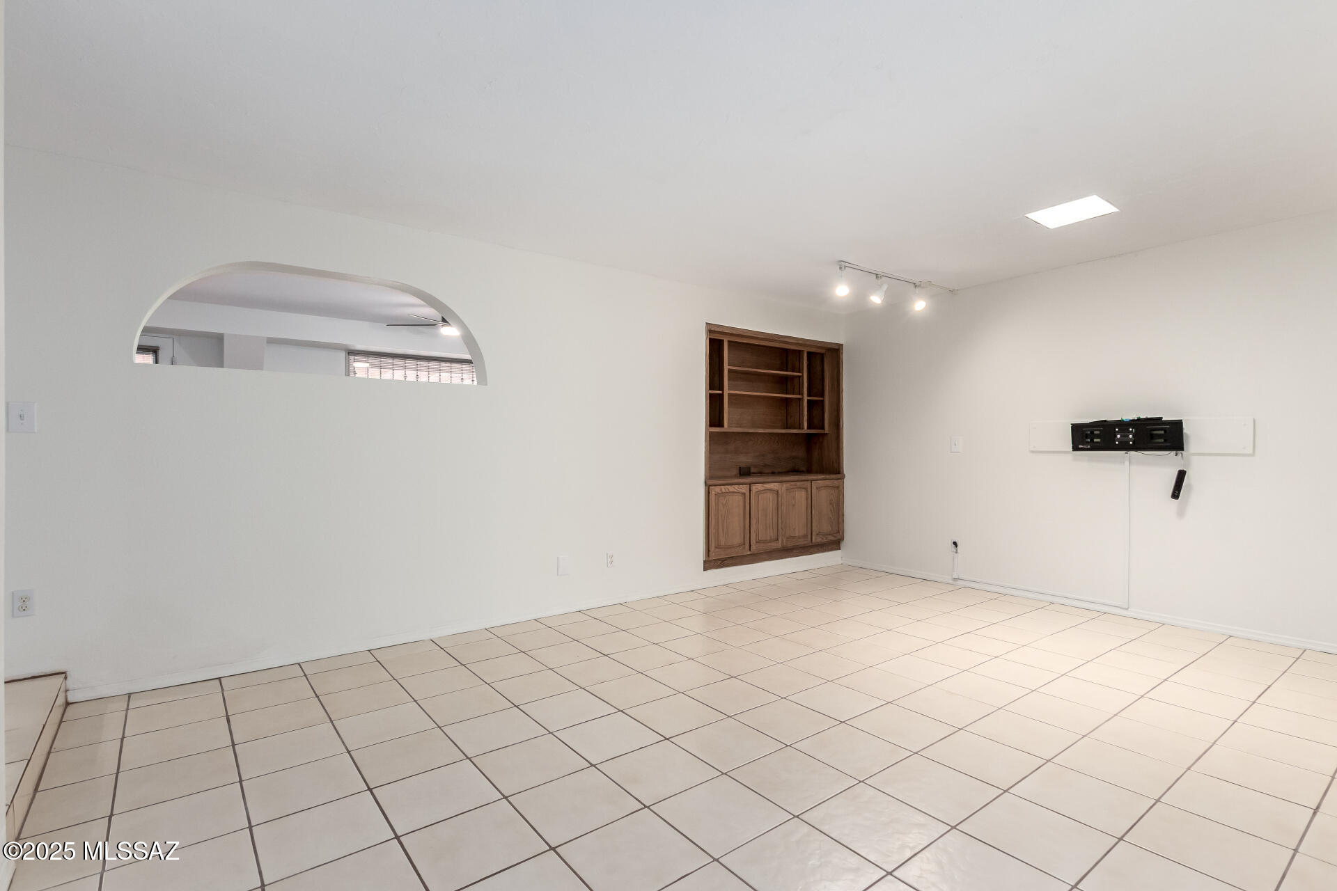 Hidden Hills East NO 3 (1-88) - Residential Lease