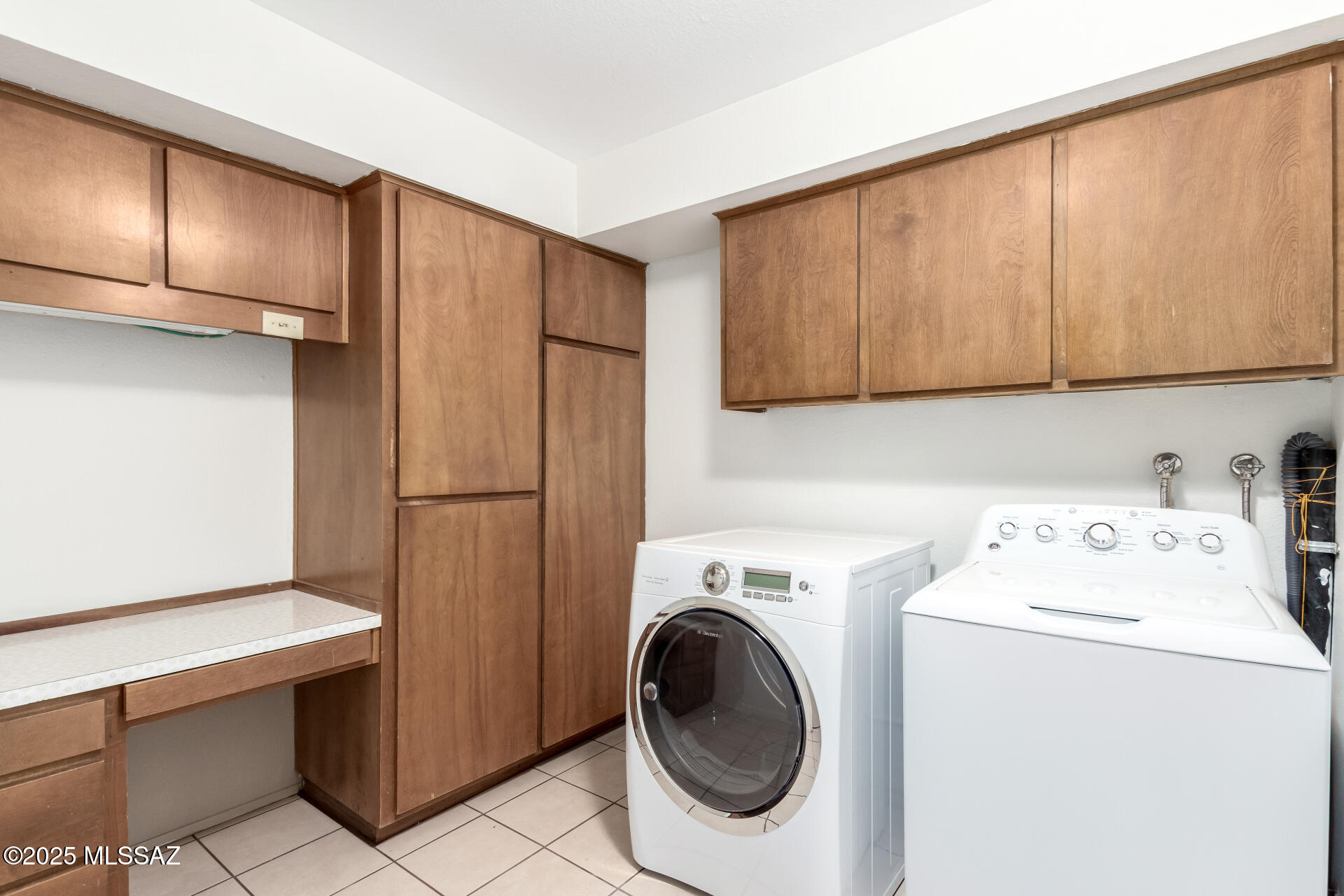 Hidden Hills East NO 3 (1-88) - Residential Lease