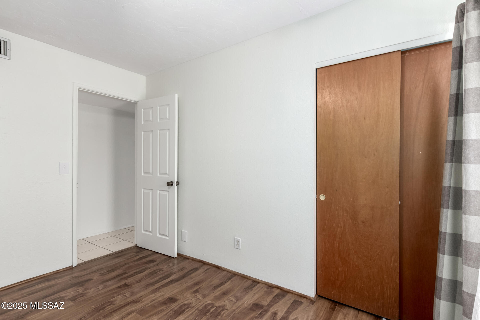 Hidden Hills East NO 3 (1-88) - Residential Lease
