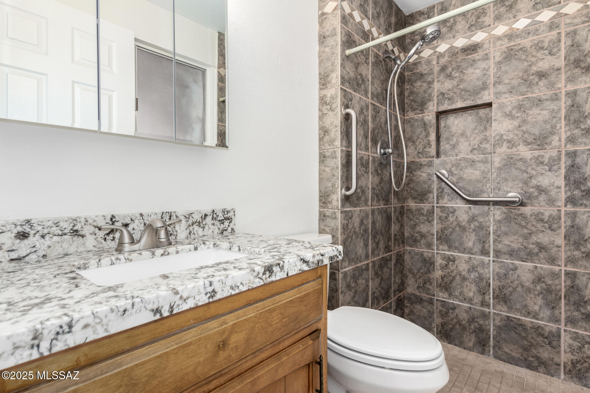 Hidden Hills East NO 3 (1-88) - Residential Lease