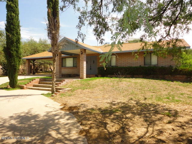 Ranch style home designed with three bedrooms, two full baths, living room, dining room and family room with see-through fireplace! Home situated on 1.07 acres and completely fenced in. Move in ready with freshly painted walls, new range, and tile flooring throughout. > All offers on HomePath properties* must be made using the HomePath Online Offer system. If your client is ready for you to make an offer on their behalf, simply click the "Make an Offer" button on the property information and follow the instructions.[] [] > To quickly find this property in Homepath.com go to Advance Search and enter the REO ID# that has been provided in the Agent Only Remarks data field.[] [] > To make an online offer, review the training materials located in the Flexmls Dashboard Links under  Property Listing Web Sites > HomePath Online Offers.
 
 > Fannie Mae won't accept any offers until a property has been listed for at least three (3) business days.
 
 > During Fannie Mae FirstLook period, only offers from owner occupants and public entities will be considered for the first fifteen (15) days a property have been listed.
 
 > To view how many days left within the FirstLook period, search for the property in HomePath.com
 
 *CREATING PURCHASE AGREEMENT AND PURCHASE ADDENDUM*
 
 > The Arizona (AZ) Purchase Agreement, Fannie Mae (FM) Purchase Addendum, copy of earnest check (account # blacked out), and Owner Occupant Certification, if applicable needs to be uploaded when submitting the online offer.
 
 > Effective 12/11/2012 - Section 10(f) has been added