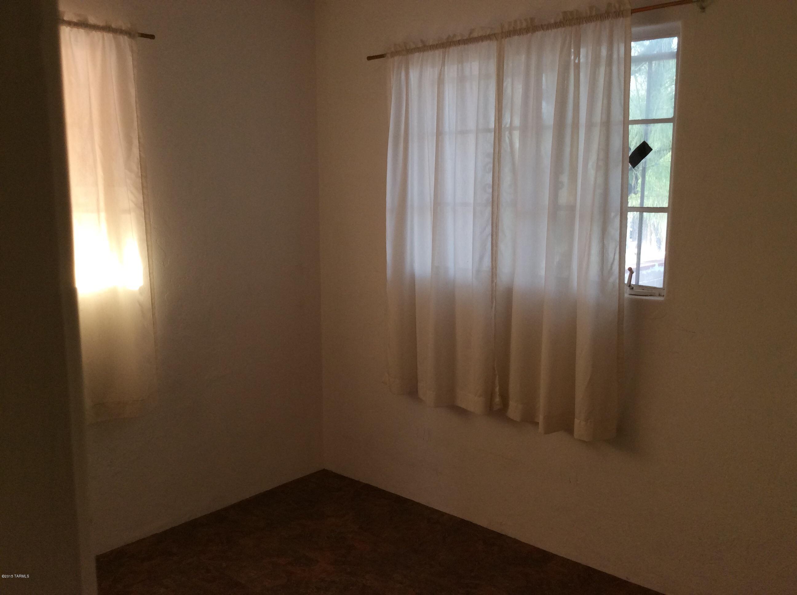 Los Ranchitos - Residential