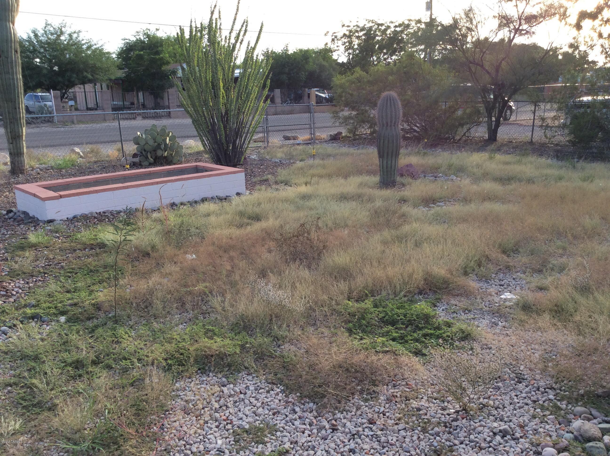 Los Ranchitos - Residential