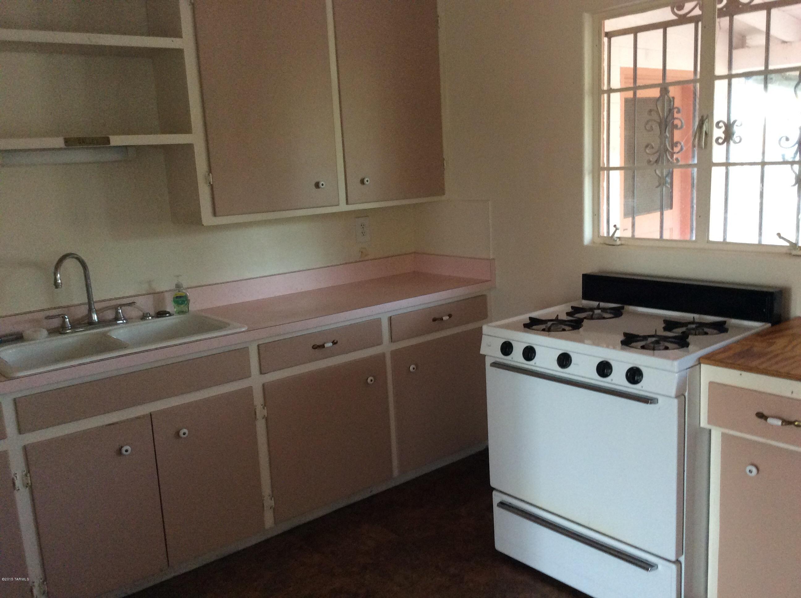 Los Ranchitos - Residential