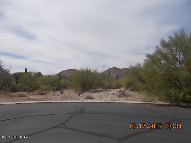 AMAZING MOUNTAIN VIEWS LOCATED ON GOLF COURSE AND ON CUL-DE-SAC IN PRESTIGIOUS STARR PASS. THIS IS TRULY RESORT LIVING AT IT'S BEST. CLOSE TO DOWNTOWN AND AIRPORT. LOT IS A VERY EASY BUILD. YOUR CLIENT WILL NOT BE DISAPPOINTED.