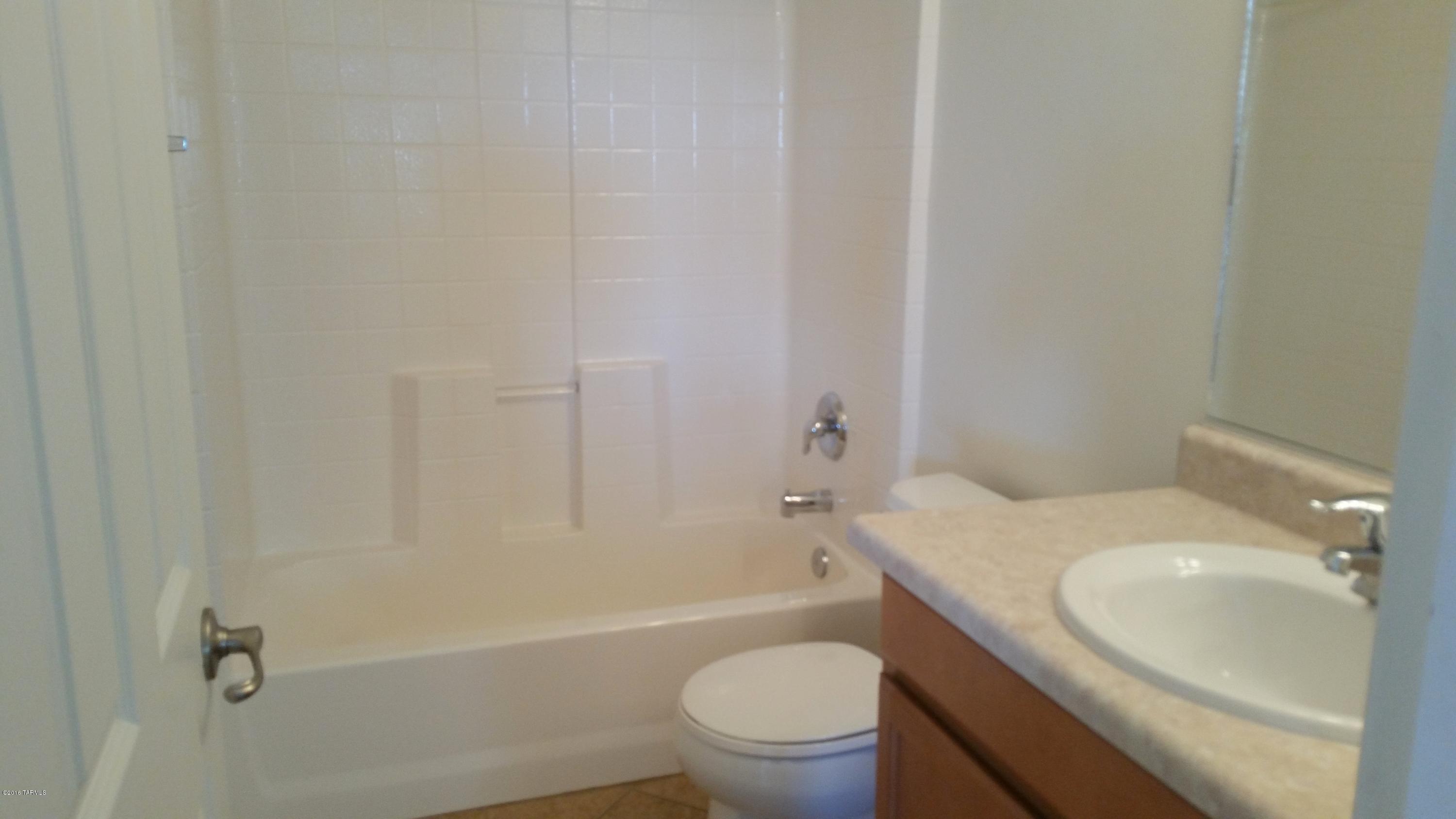 Valencia Reserve South (1-315) - Residential Lease