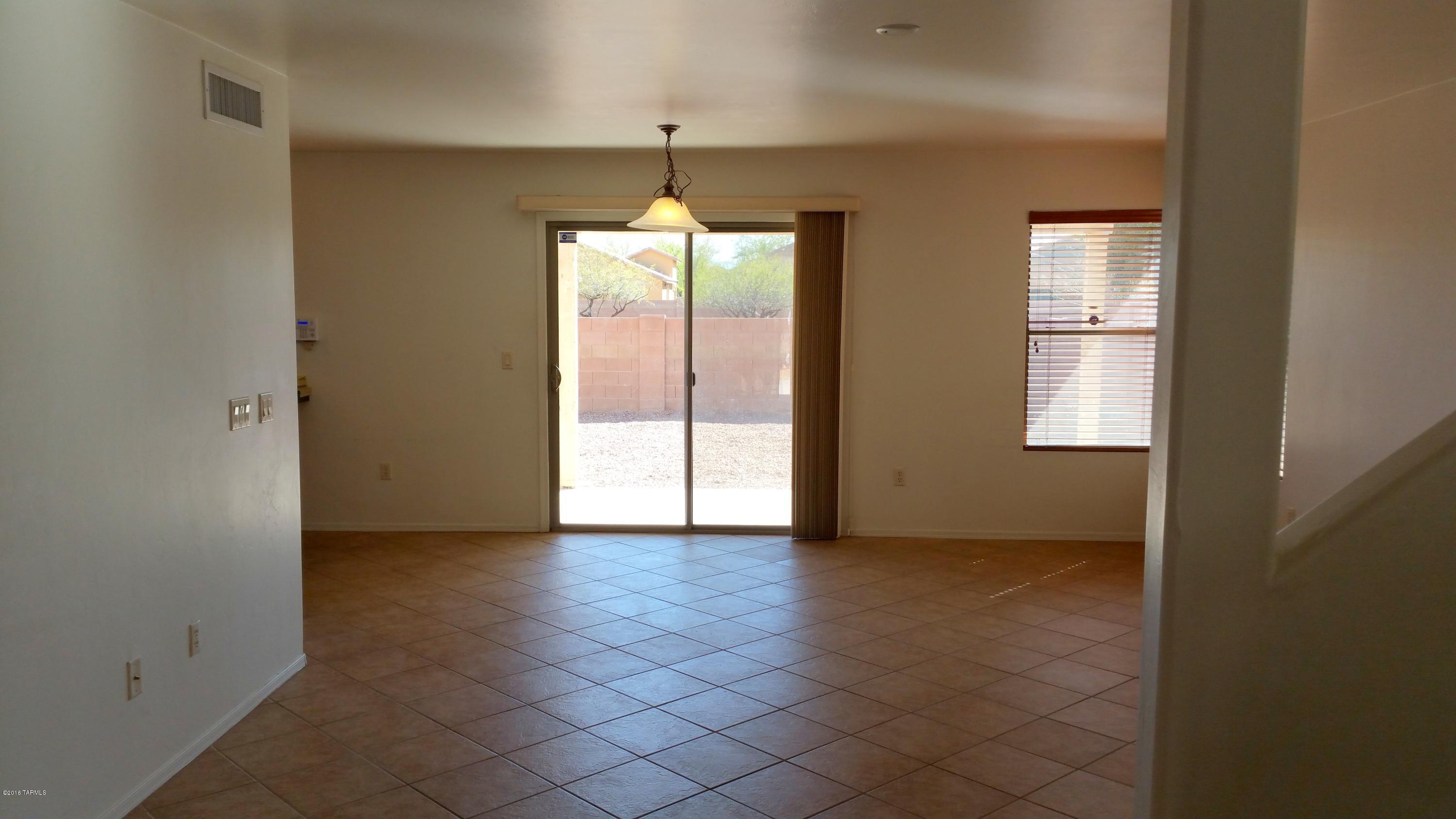 Valencia Reserve South (1-315) - Residential Lease