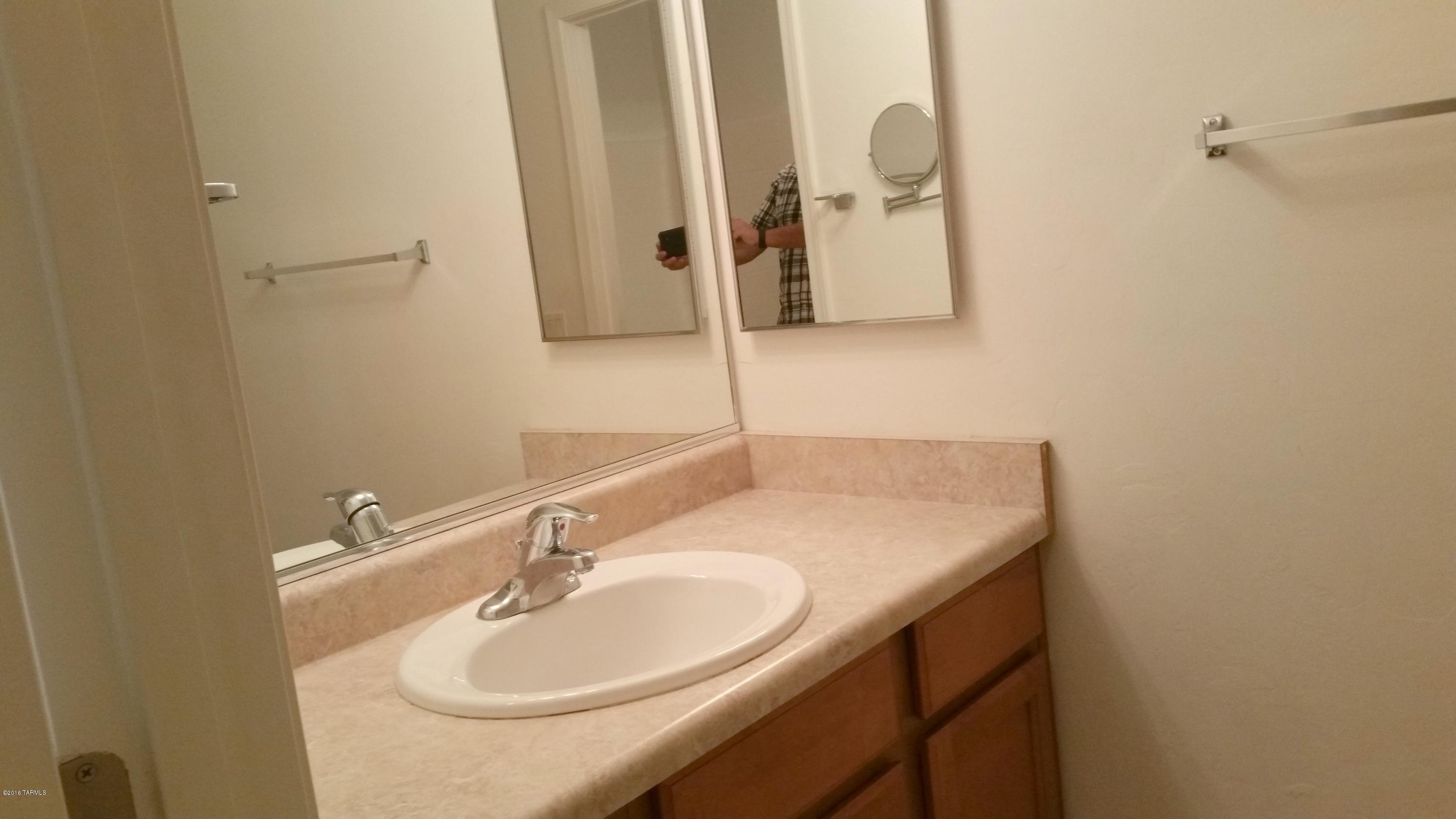 Valencia Reserve South (1-315) - Residential Lease