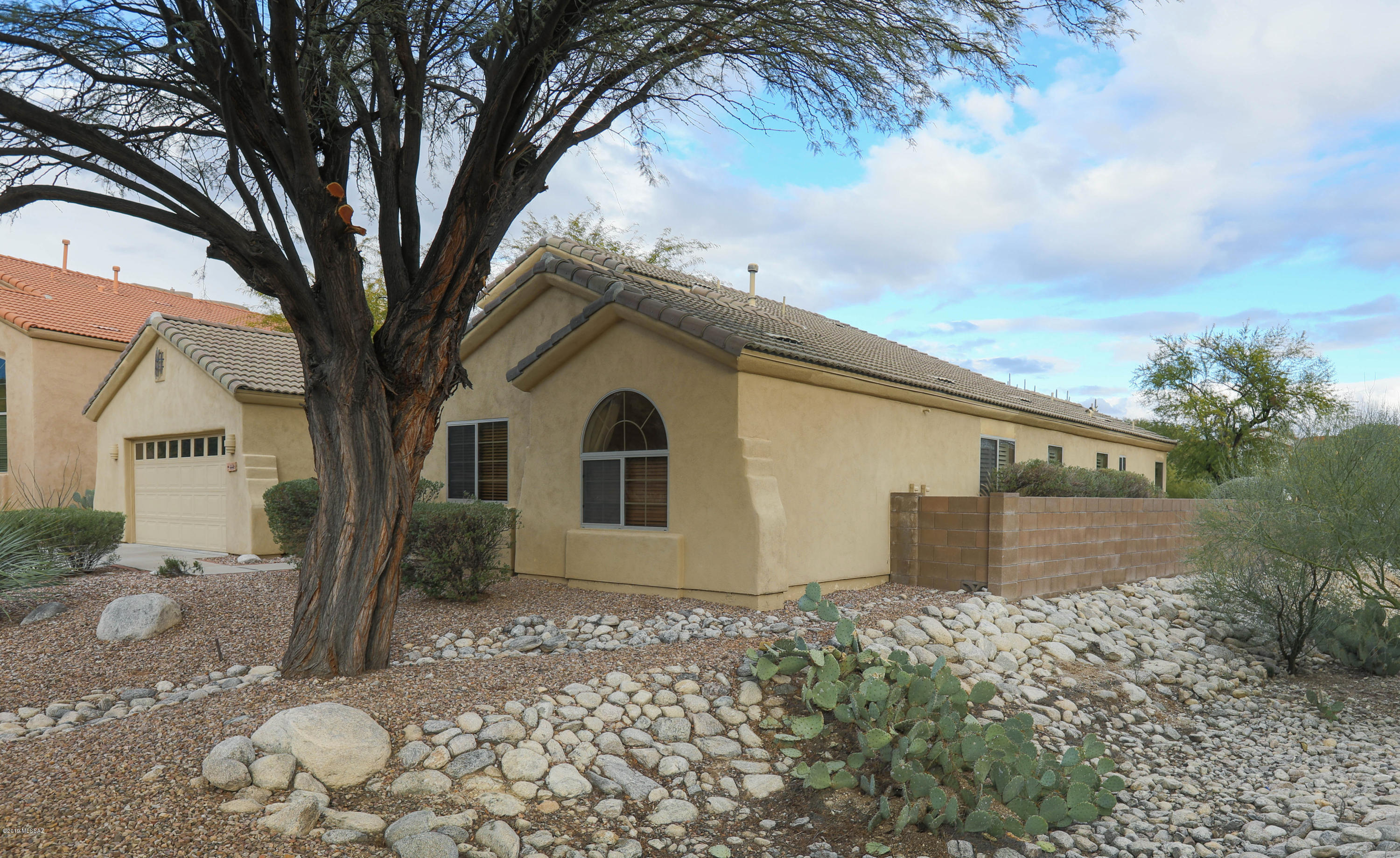 Sabino Mountain (1-290) - Residential