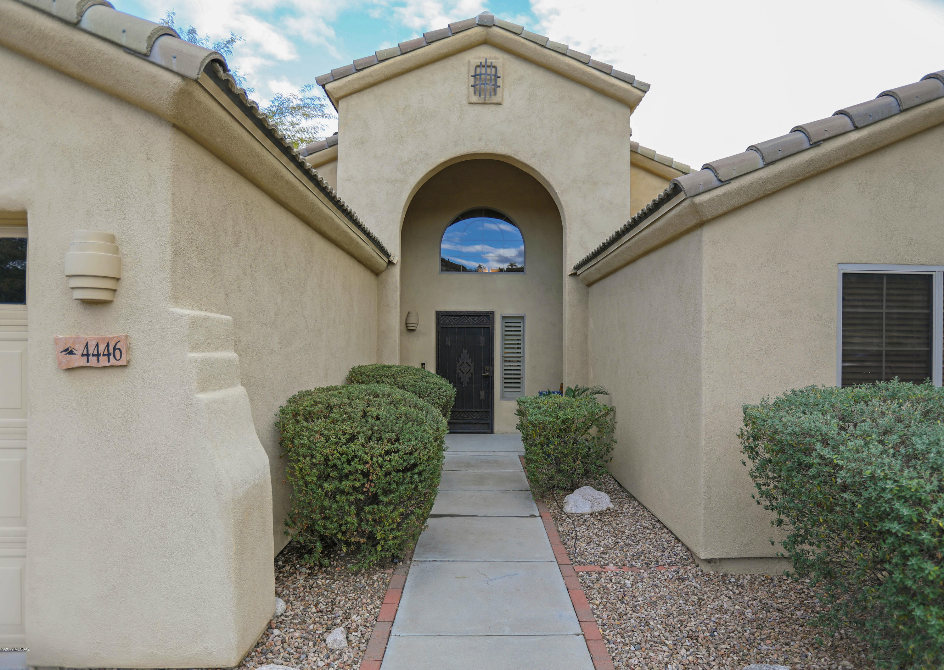 Sabino Mountain (1-290) - Residential