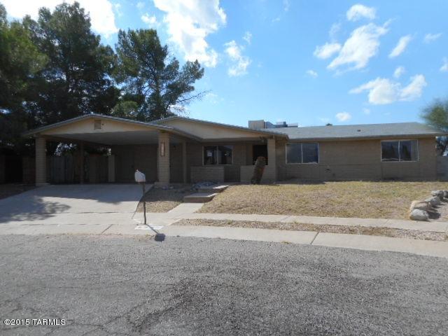 Nice 3Bdrm/2Ba home on East side. Cul-de-sac lot. Pool is not functional due to cracked/lifted decking. Ranch style home offers spacious living room & family room w cozy fireplace, separate dining room with access to backyard, additional room runs along back of house with pocket door. Huge backyard with covered patio.