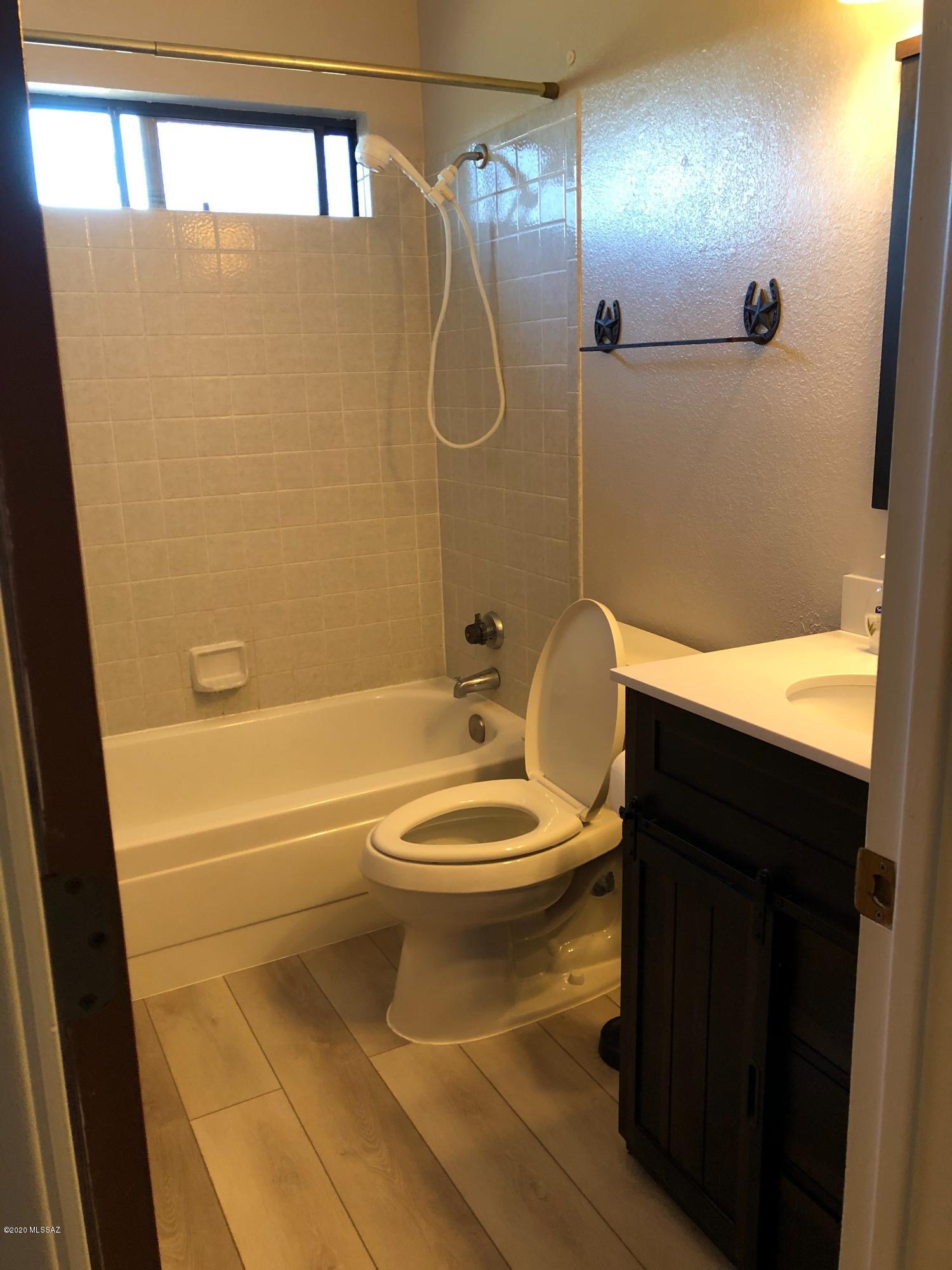 New Tucson Unit NO. 23 (140-261) - Residential Lease