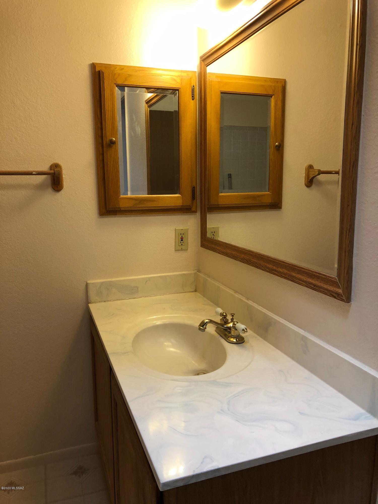 New Tucson Unit NO. 23 (140-261) - Residential Lease