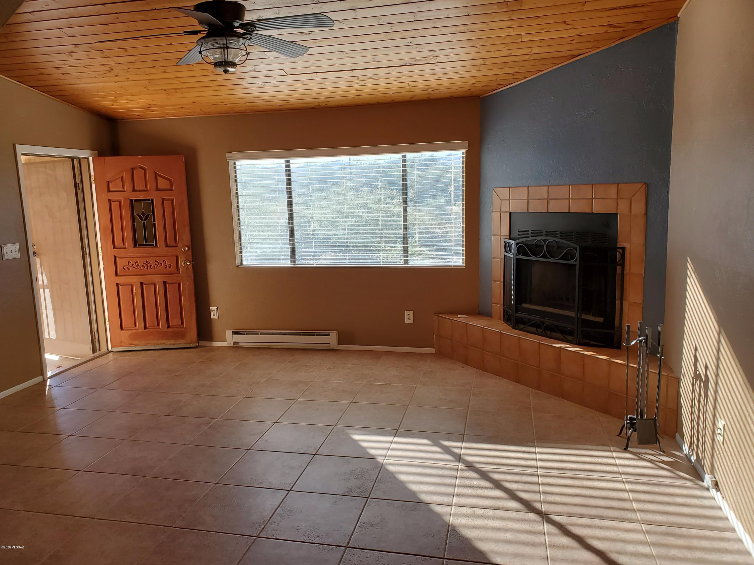 New Tucson Unit NO. 23 (140-261) - Residential Lease