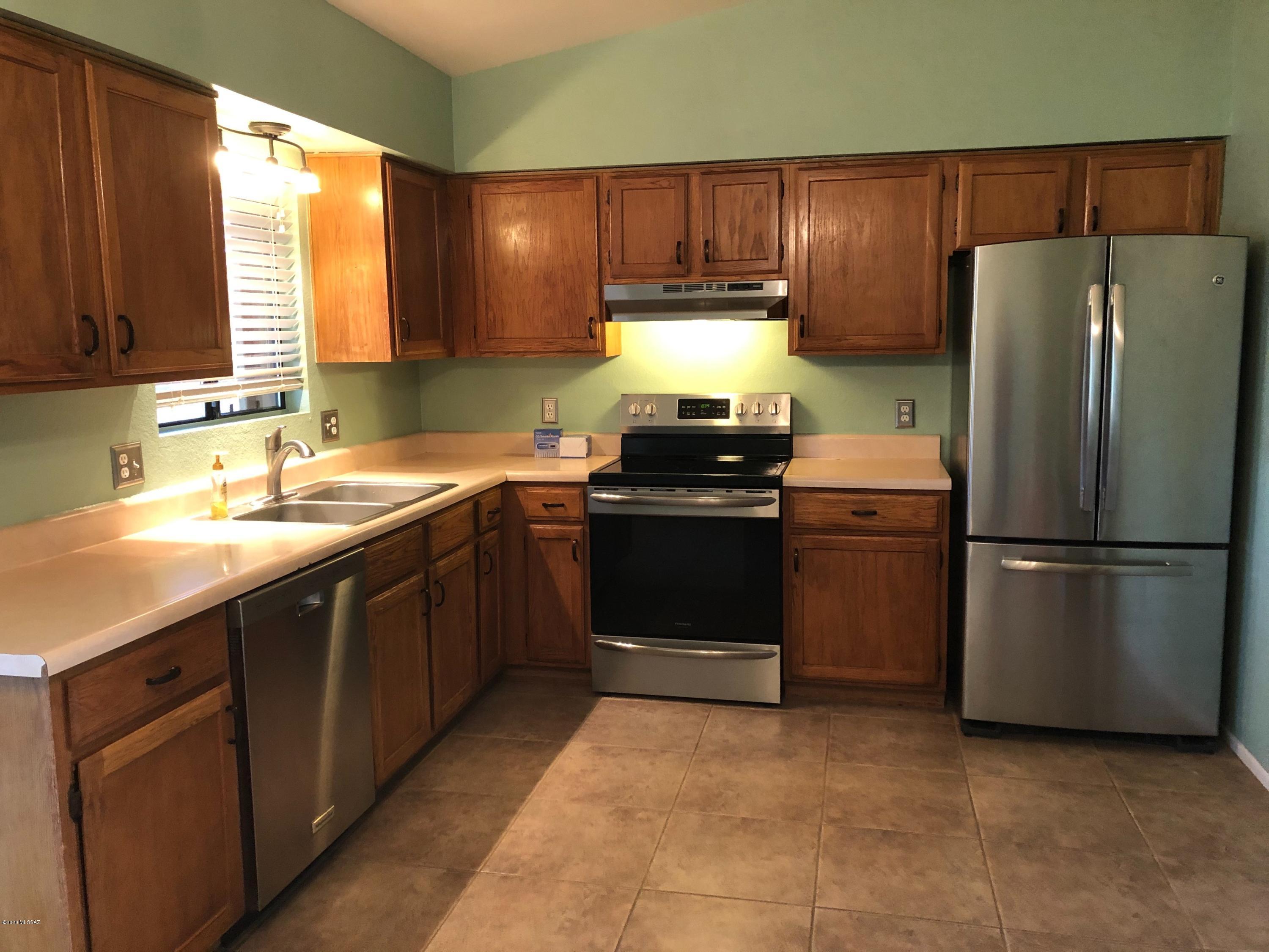 New Tucson Unit NO. 23 (140-261) - Residential Lease