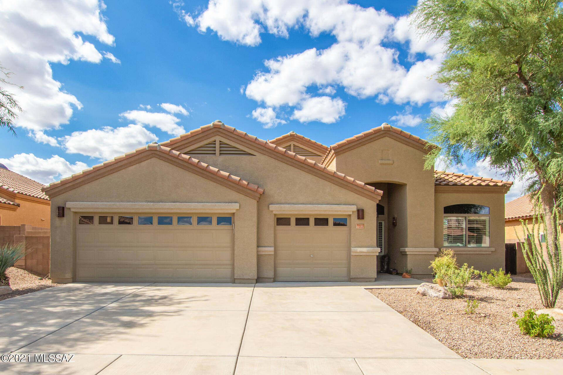 Continental Reserve Blk. 14 (1-82) - Residential