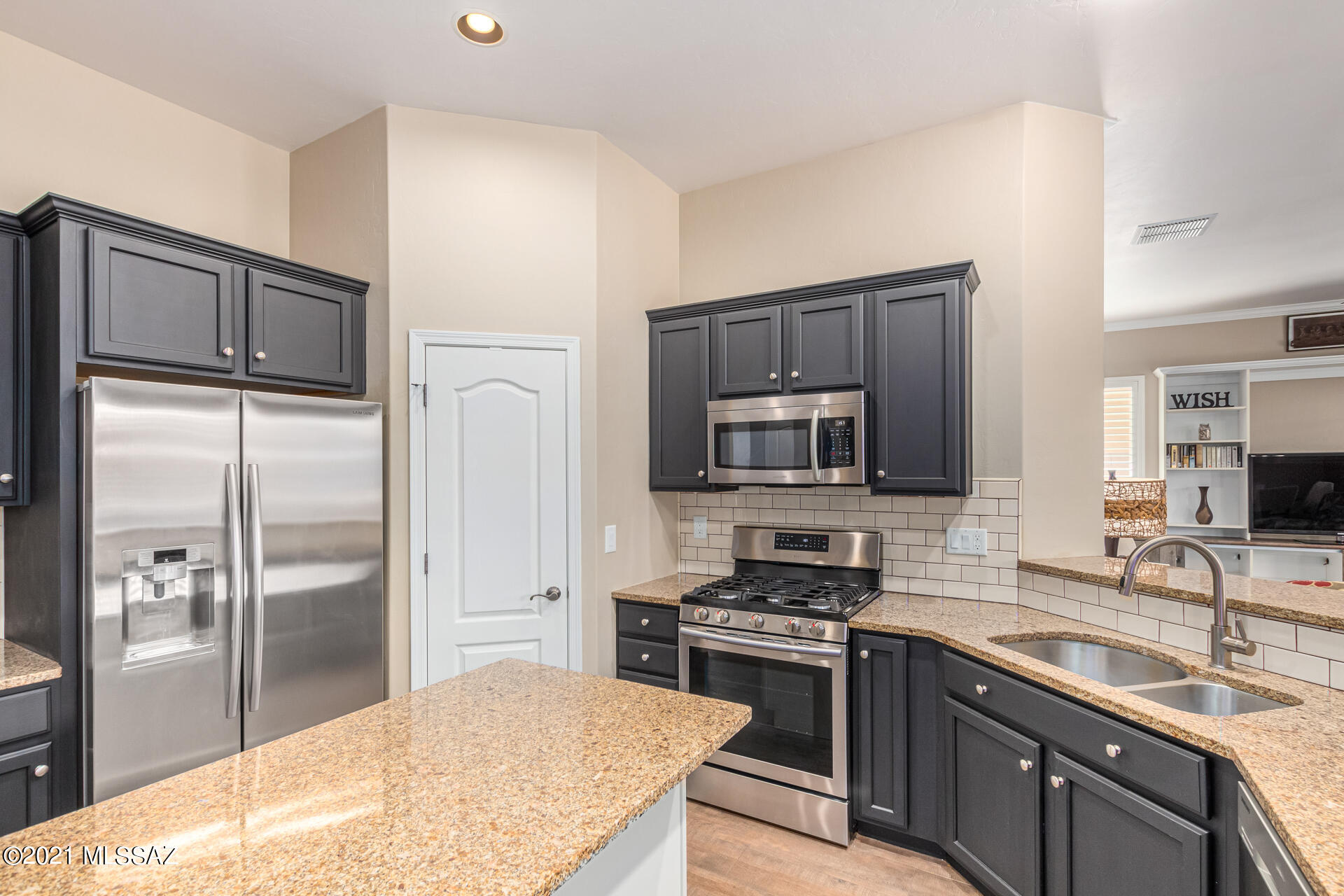 Continental Reserve Blk. 14 (1-82) - Residential