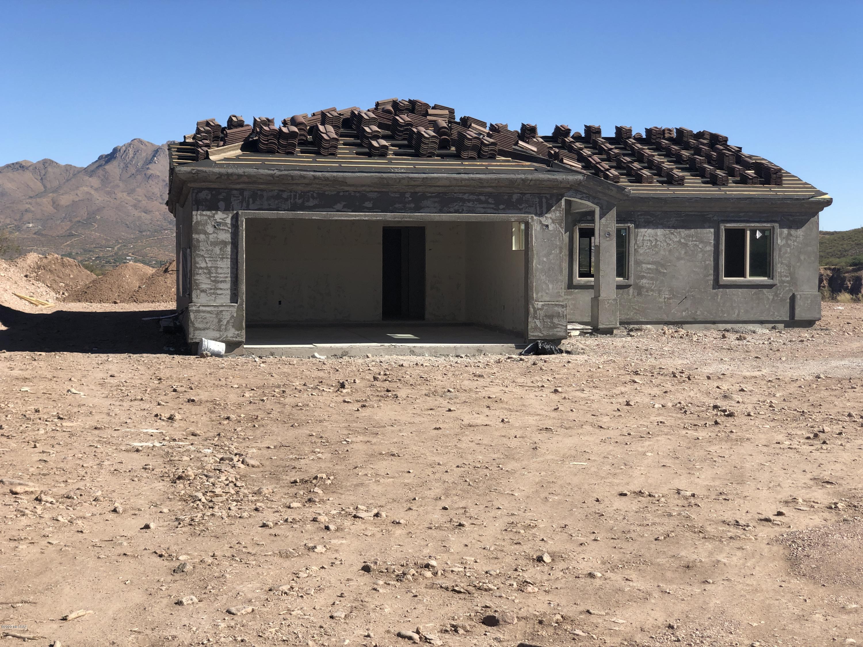 New construction ! This brand new home features stainless steel appliances, granite countertops, Alders cabinetry,  9' ceilings,   tile throughout house .  
Post tension slab .upgrade light fixtures 
18'x30'  concrete driveway  , sidewalk 
covered  patio . Beautiful view . easy access to freeway