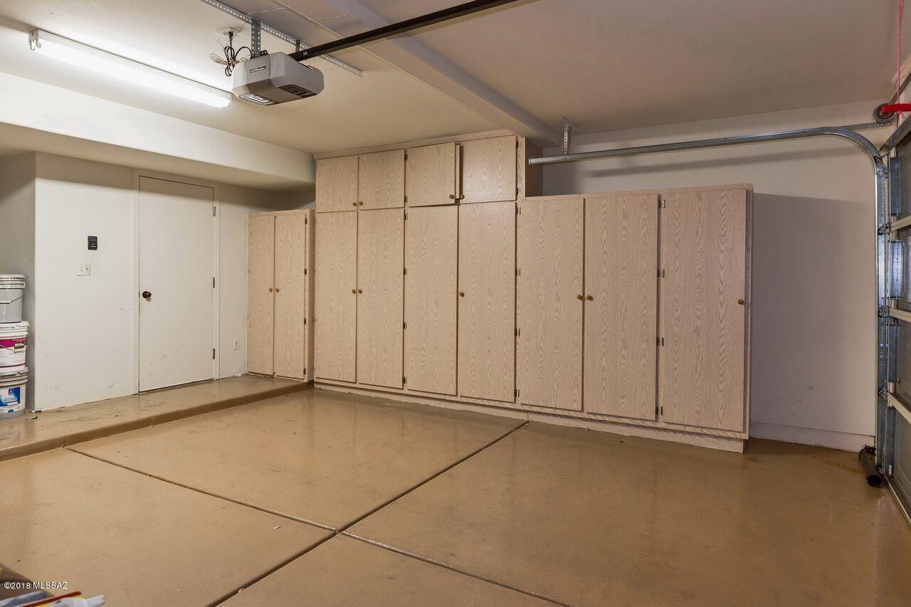 Country Club(1-221) - Residential