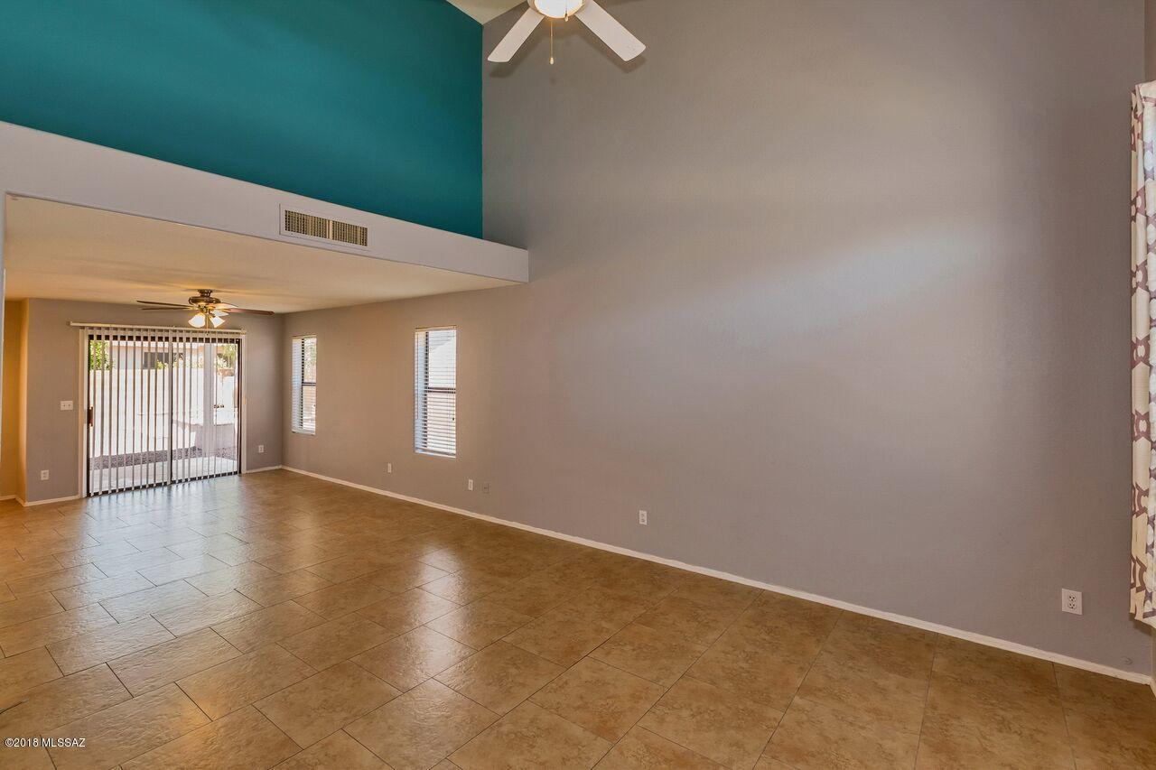 Country Club(1-221) - Residential