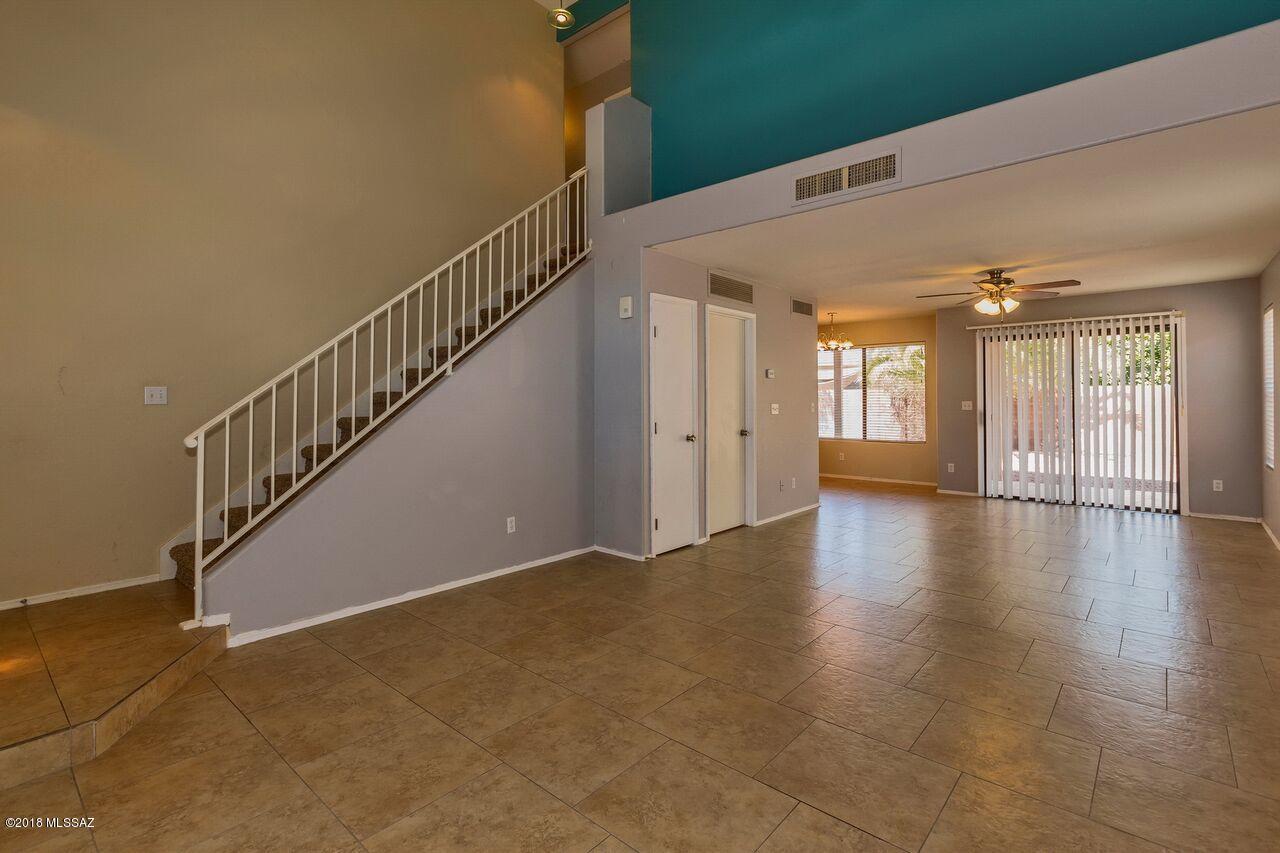 Country Club(1-221) - Residential