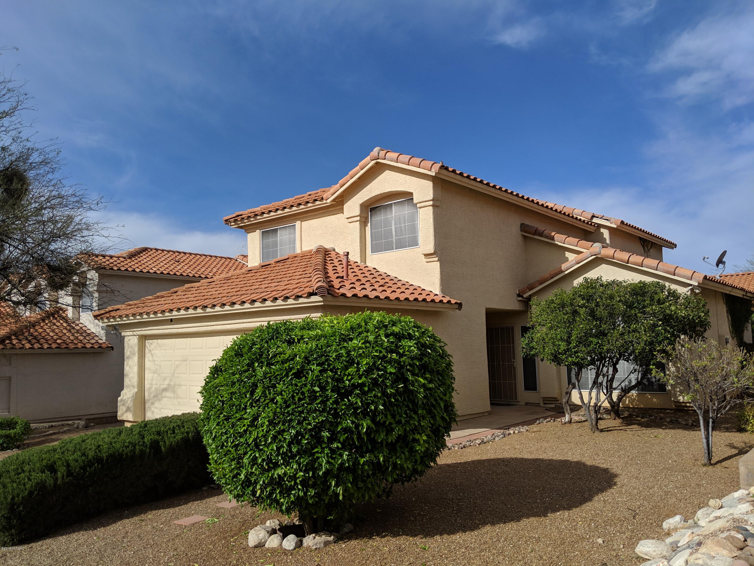 Gorgeous and spacious Foothills home. Newer tile, carpet, paint, appliances, cabinets, countertops, ceiling fans, 2 story, all appliances.  One bedroom downstairs, spacious master suite upstairs. Gorgeous mountain views. Pets upon approval.  SHOWINGS ARE SCHEDULED BY PHONE ONLY.  PLEASE CALL PROPERTY MANAGER.
