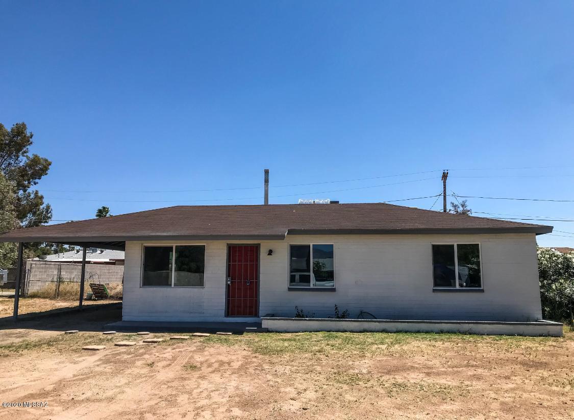 Adorable brick home beautifully remodeled and conveniently located near the Park Place Mall and Davis Monthan Air Force Bases.
Completely remodeled kitchen has new cabinets, counter tops, hardware, light fixtures and New Stainless Steel Appliances.
This home is practically new with New Double Pane Windows, New Water Heater, New Outlets, Switches and Lights. New Carpet, New Tile, New Door and Full Int/Ext Paint Job with a large flower bed out front for your garden.

Come see today!