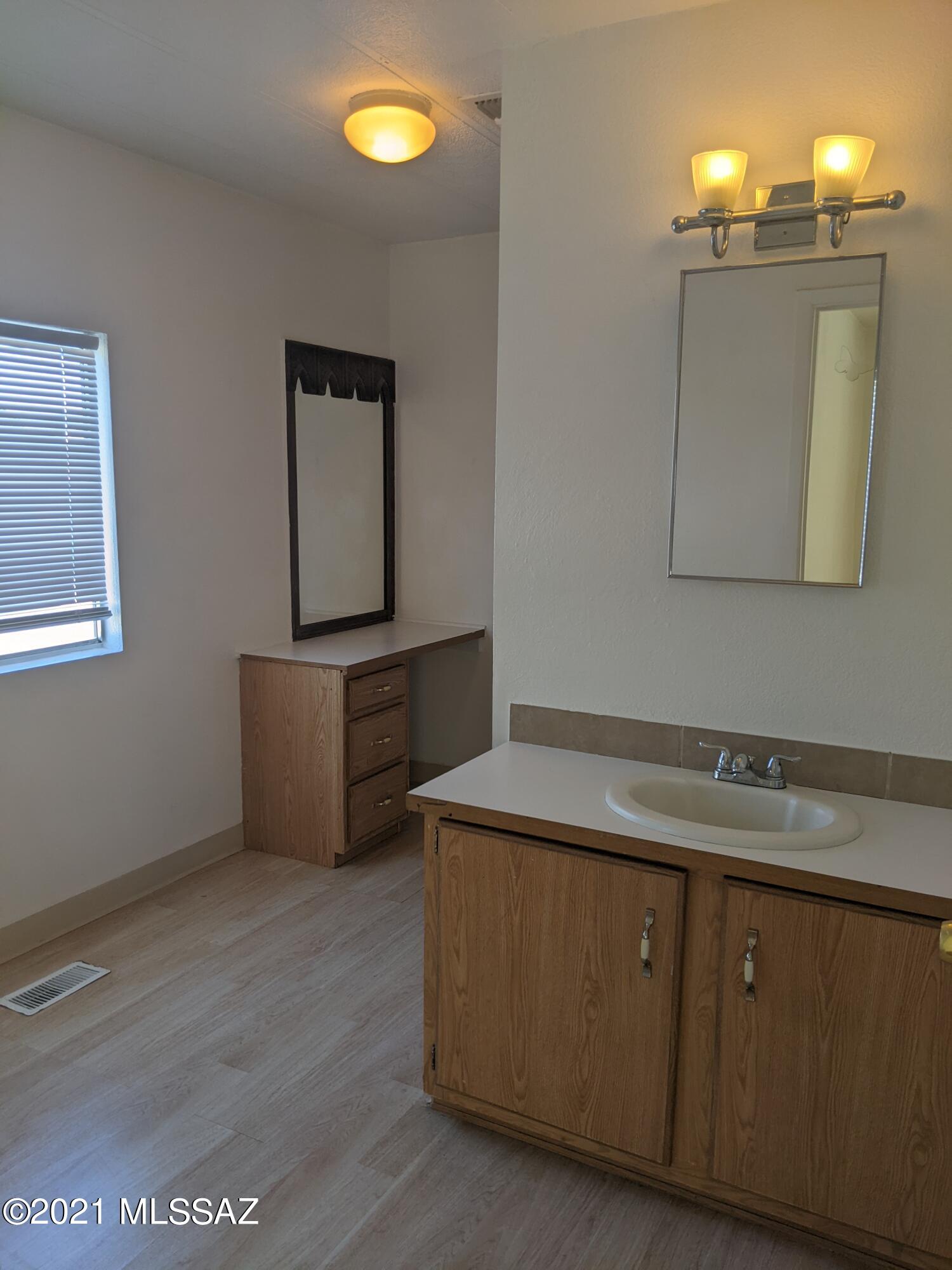 Unsubdivided - Residential Lease